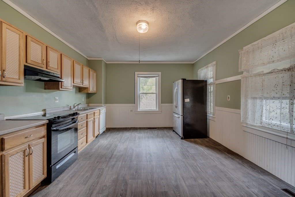2 Family - 2 Units Side by Side at 4041-4043 Church Street, Palmer MA 01079, Palmer, photo 35 of 41