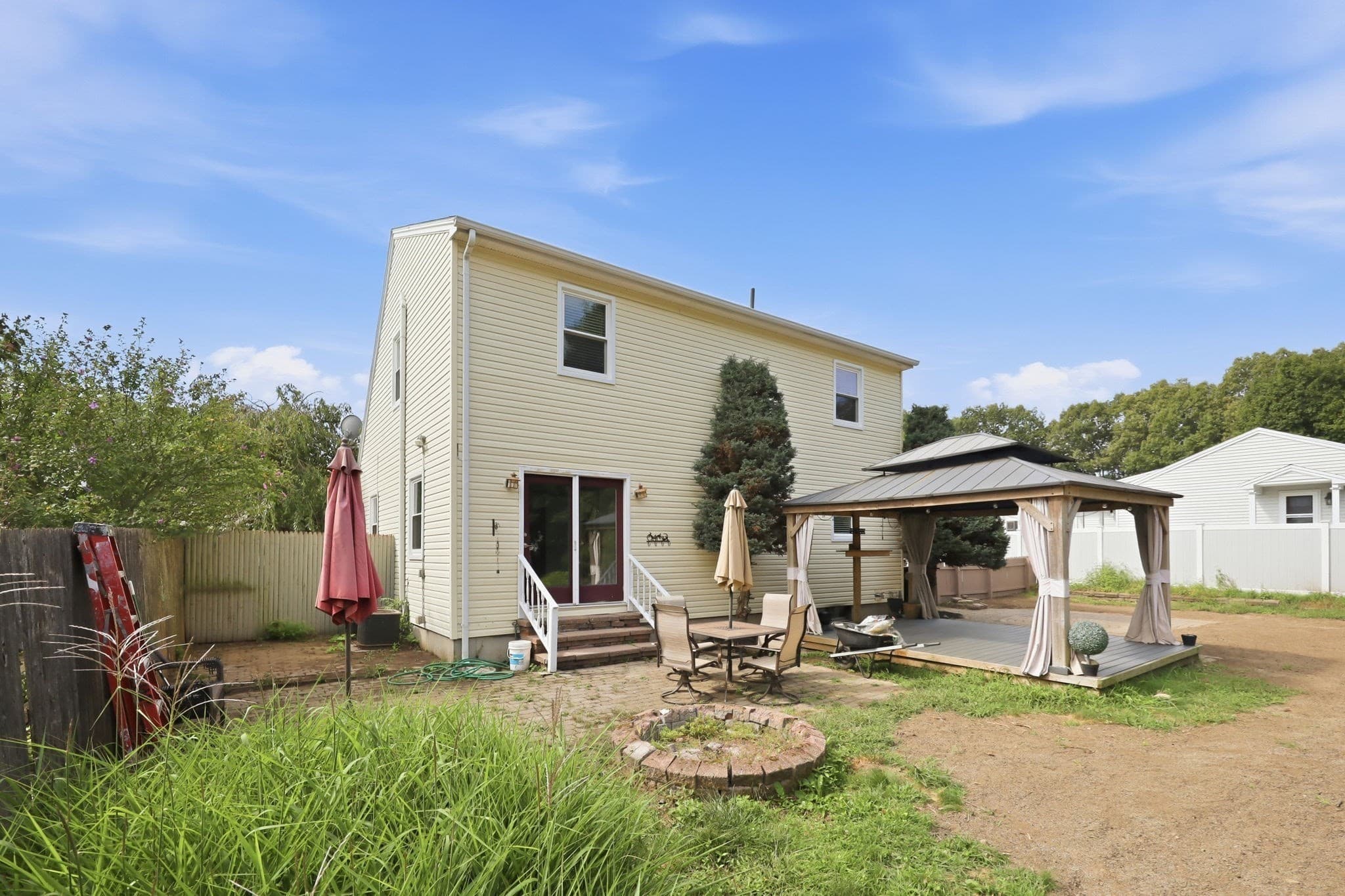 Single Family Residence at 5 Timber Ln, Holyoke MA 01040, Holyoke, photo 6 of 32