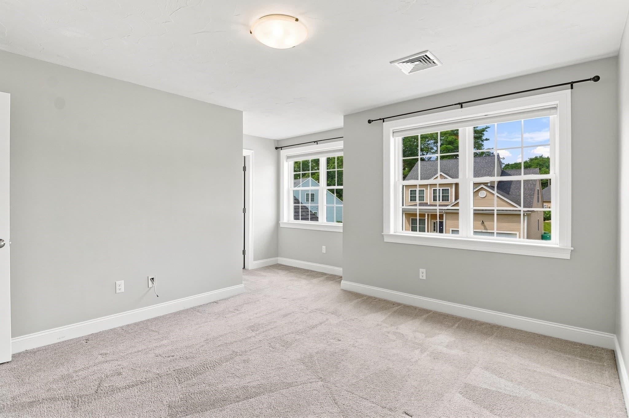 Condominium at 15 Beaver Pond Road # 15, Milford MA 01757, photo 24 of 38