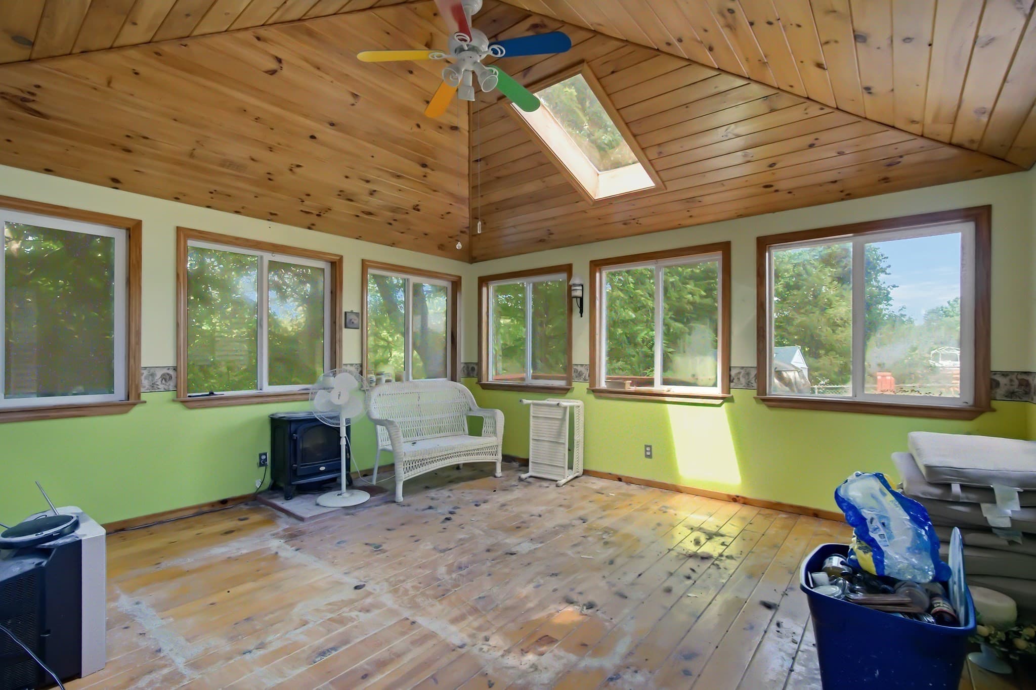 Single Family Residence at 127 Kenmar Dr, Somerset MA 02726, Somerset, photo 17 of 21