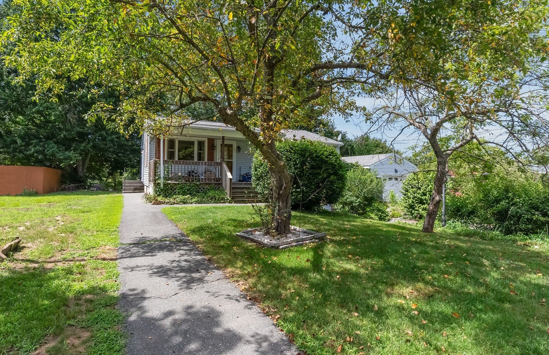 Single Family Residence at 127 Kenmar Dr, Somerset MA 02726, Somerset, photo 3 of 21