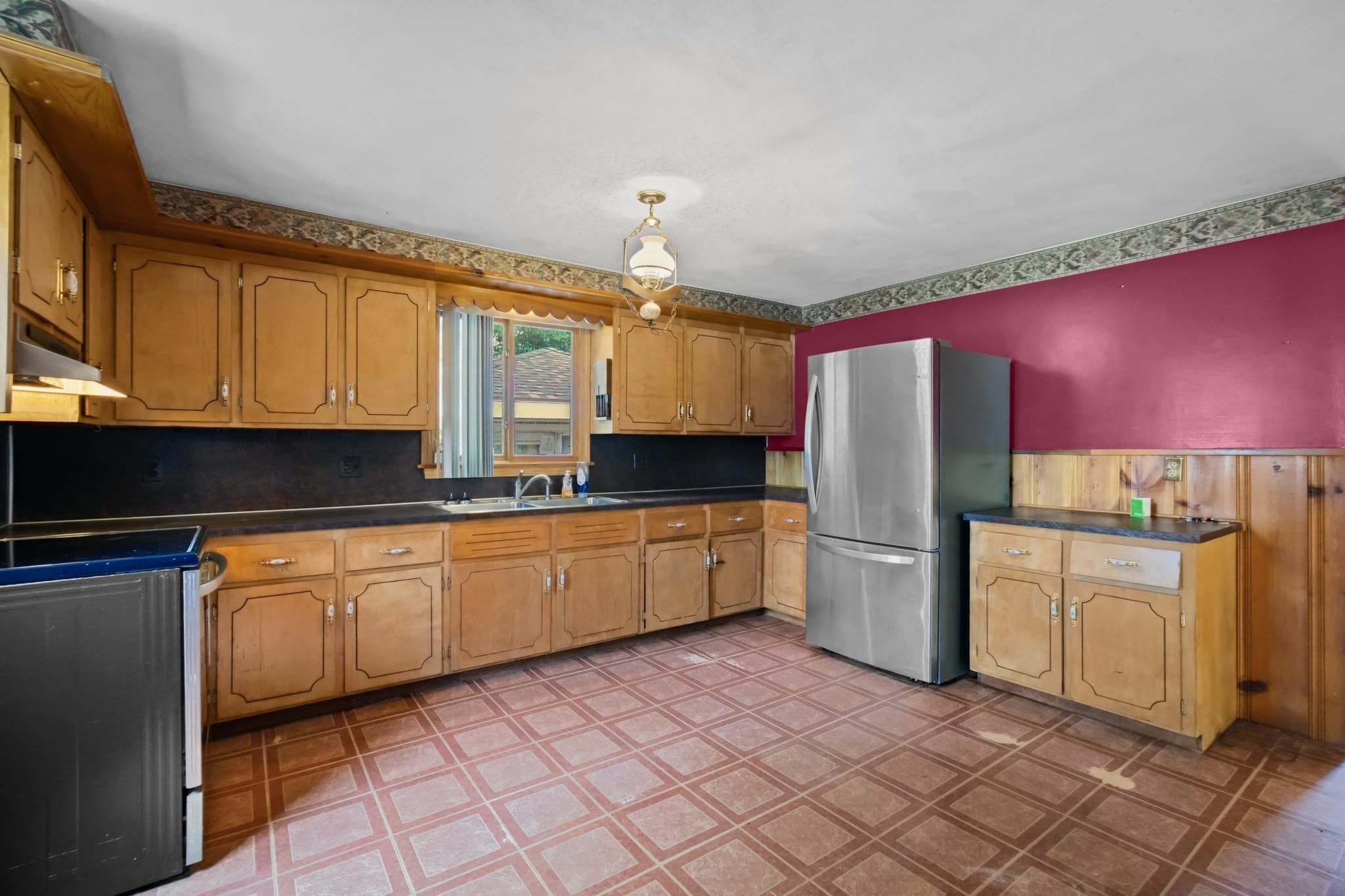 Single Family Residence at 127 Kenmar Dr, Somerset MA 02726, Somerset, photo 9 of 21