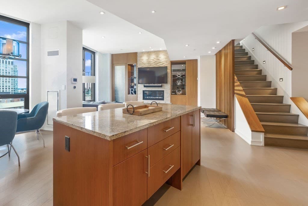 Condominium at 580 Washington St, Boston MA 02111, photo 2 of 42
