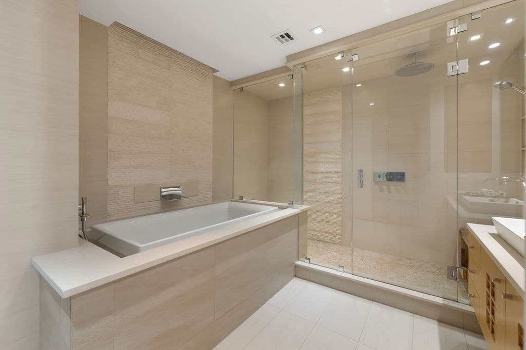 Condominium at 580 Washington St, Boston MA 02111, photo 13 of 42