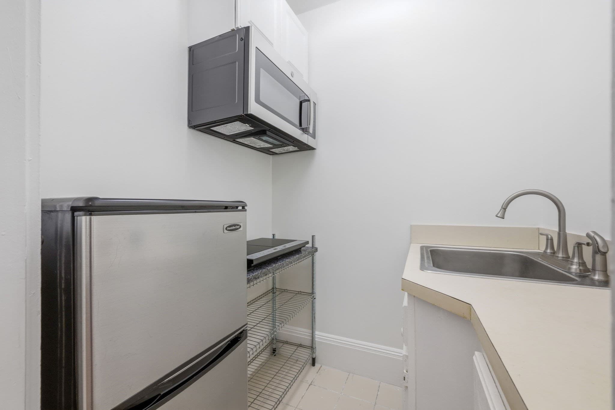 Condominium at 62 Cypress # 1, Brookline MA 02445, Brookline, photo 32 of 38
