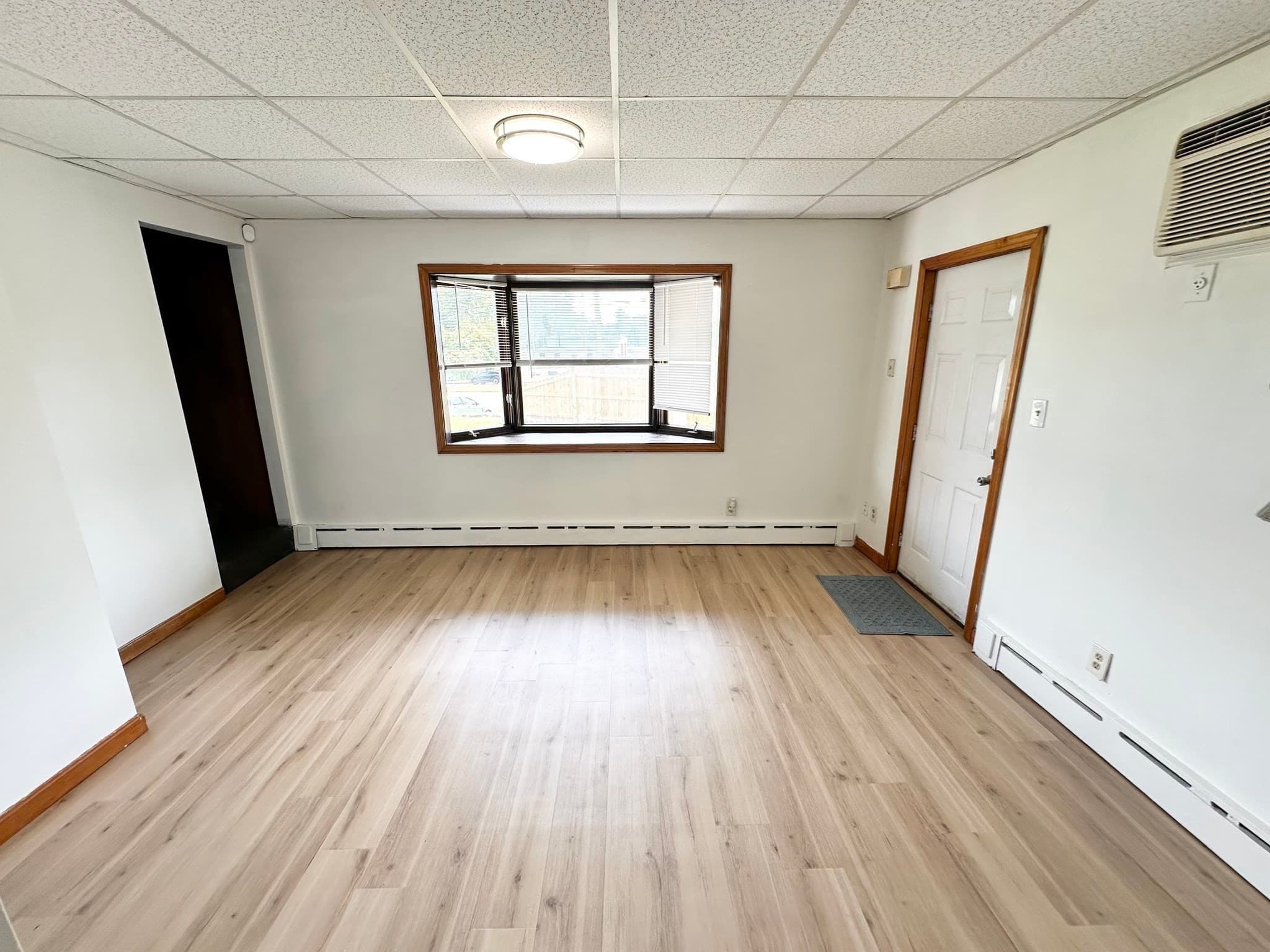 Single Family Residence at 202 N Quarry St, Dartmouth MA 02747, Dartmouth, photo 6 of 13