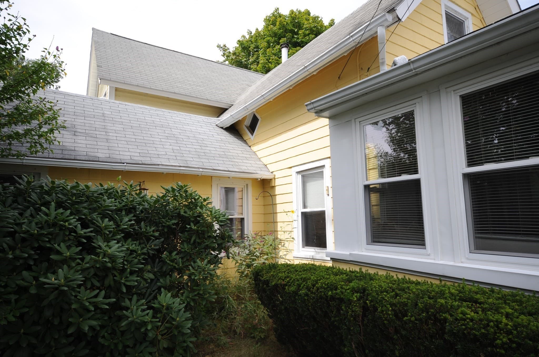 Single Family Residence at 48 Highland Ave Onset, Wareham MA 02558, Wareham, photo 5 of 32