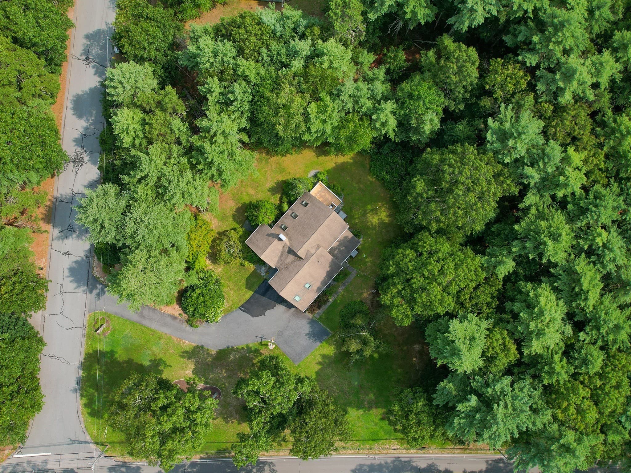 Single Family Residence at 39 Stuart Rd, Rochester MA 02770, Rochester, photo 2 of 32