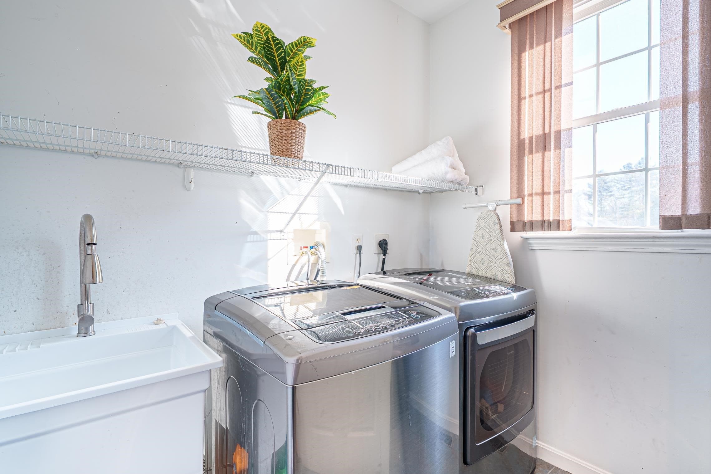 Single Family Residence at 300 Crownshield Avenue, Uxbridge MA 01569, Uxbridge, photo 12 of 25