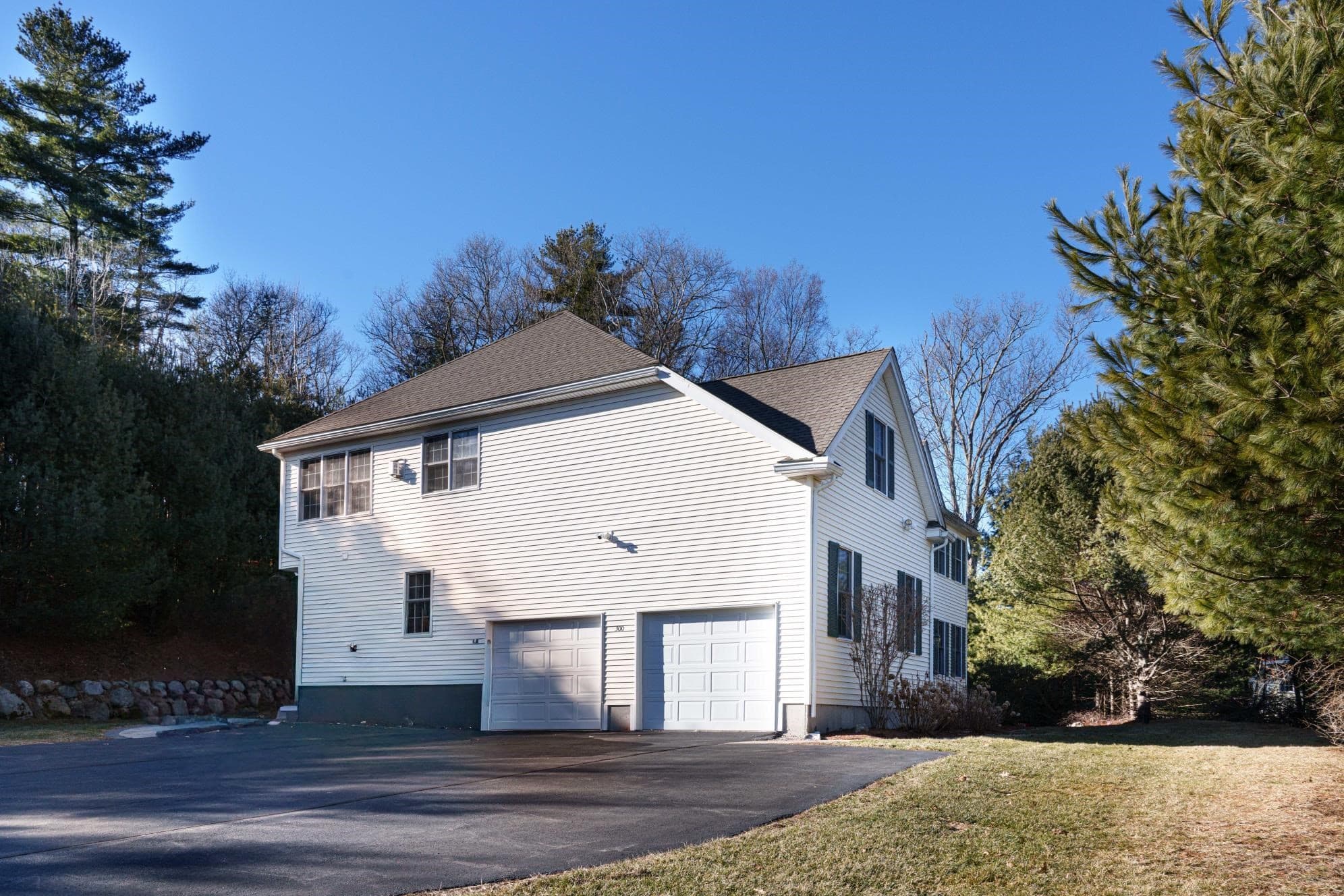 Single Family Residence at 300 Crownshield Avenue, Uxbridge MA 01569, Uxbridge, photo 3 of 25
