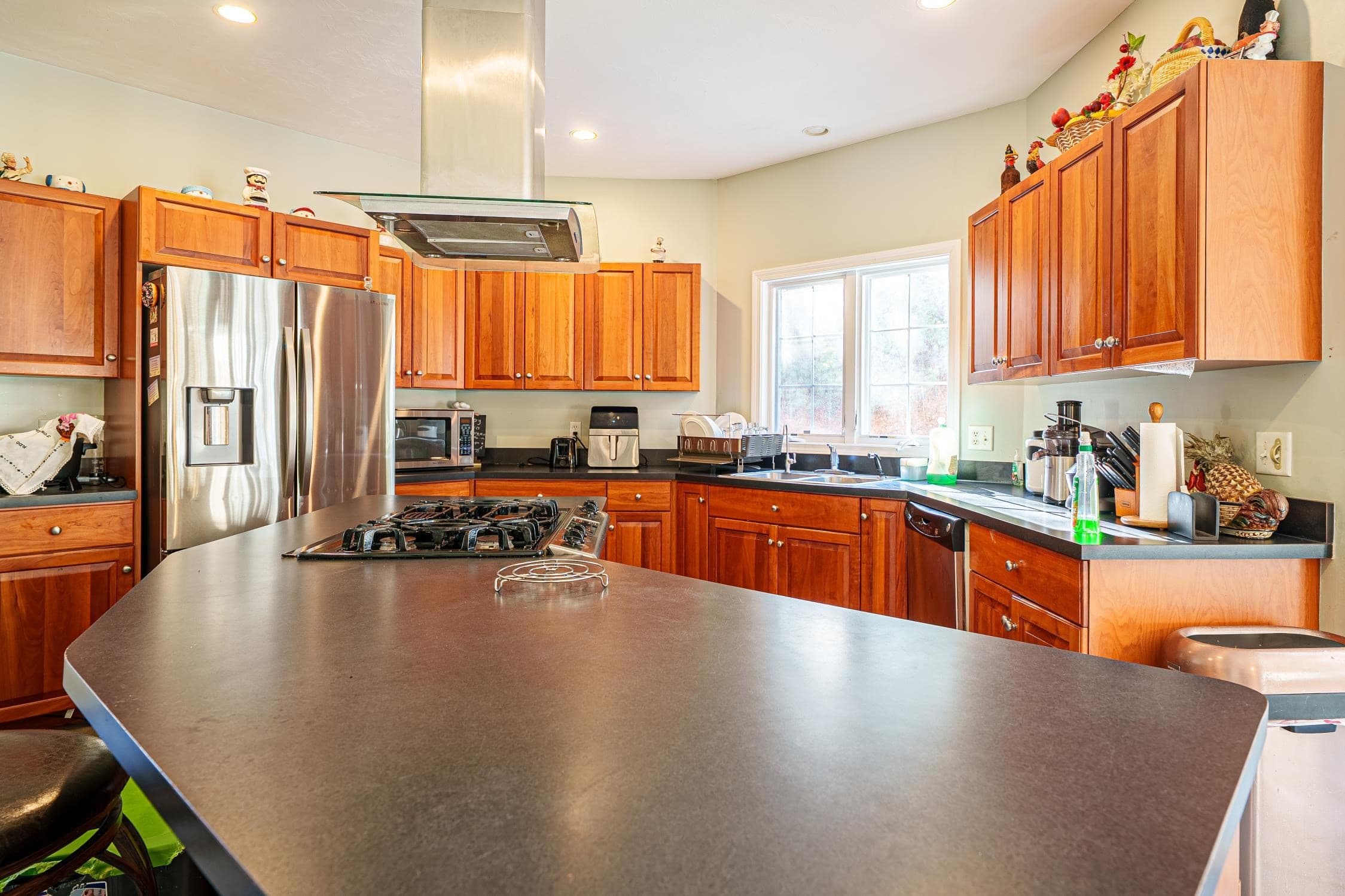 Single Family Residence at 300 Crownshield Avenue, Uxbridge MA 01569, Uxbridge, photo 8 of 25