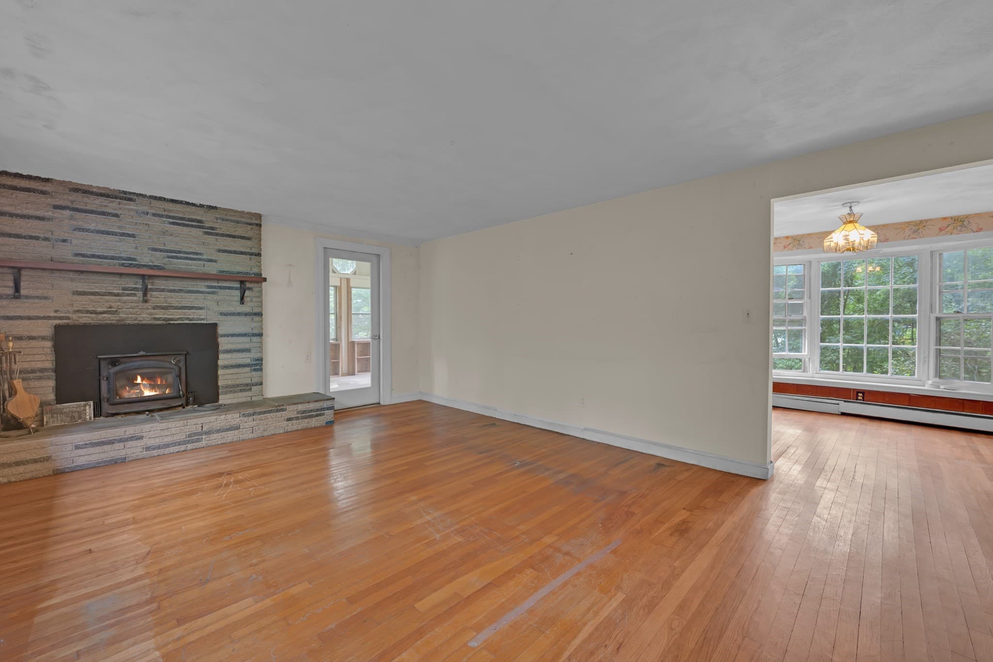 Single Family Residence at 21 Wells Park Rd, Sturbridge MA 01566, Sturbridge, photo 3 of 38