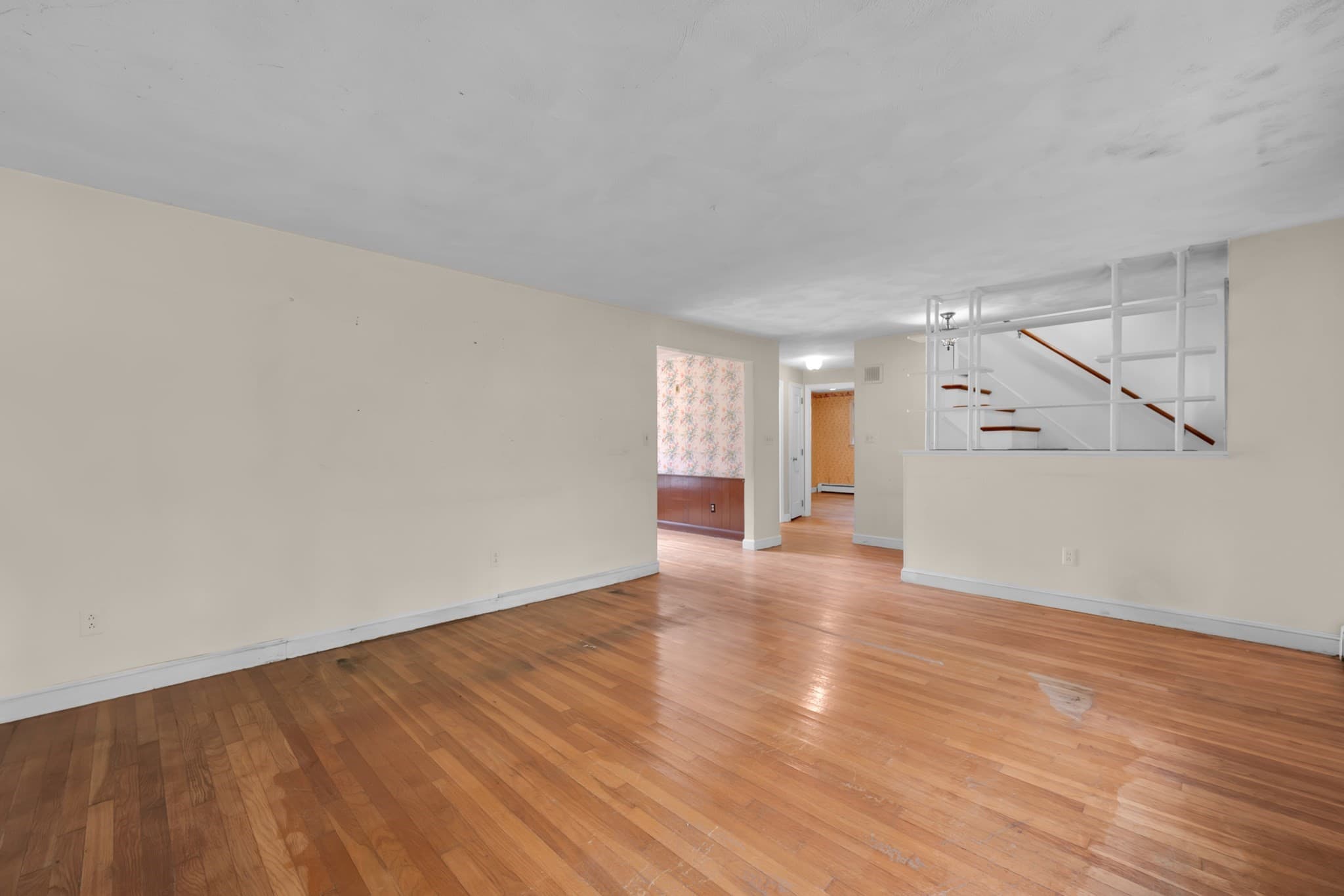Single Family Residence at 21 Wells Park Rd, Sturbridge MA 01566, Sturbridge, photo 4 of 38