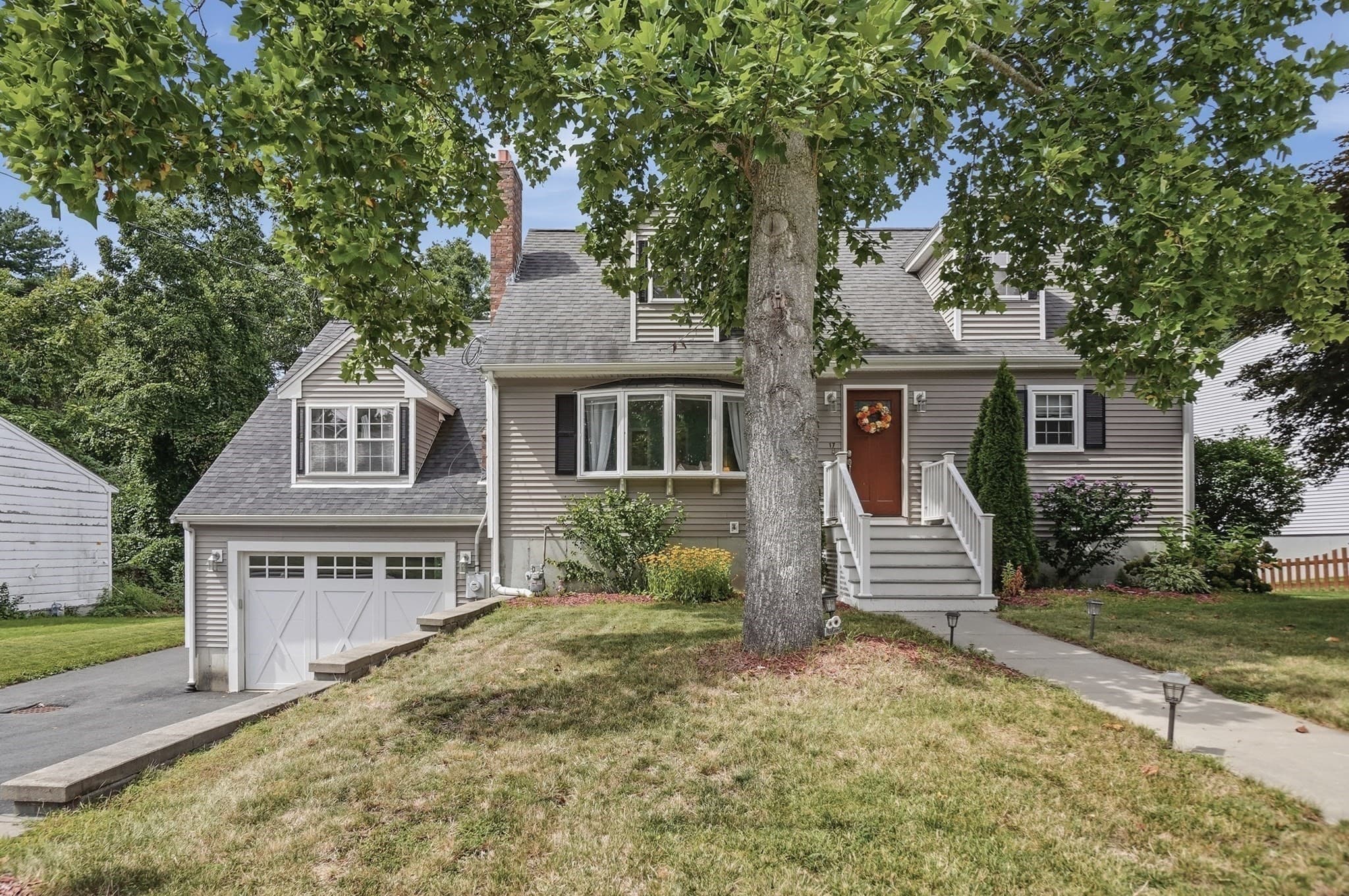 Single Family Residence at 17 Dartmouth Drive, Milford MA 01757, photo 2 of 33
