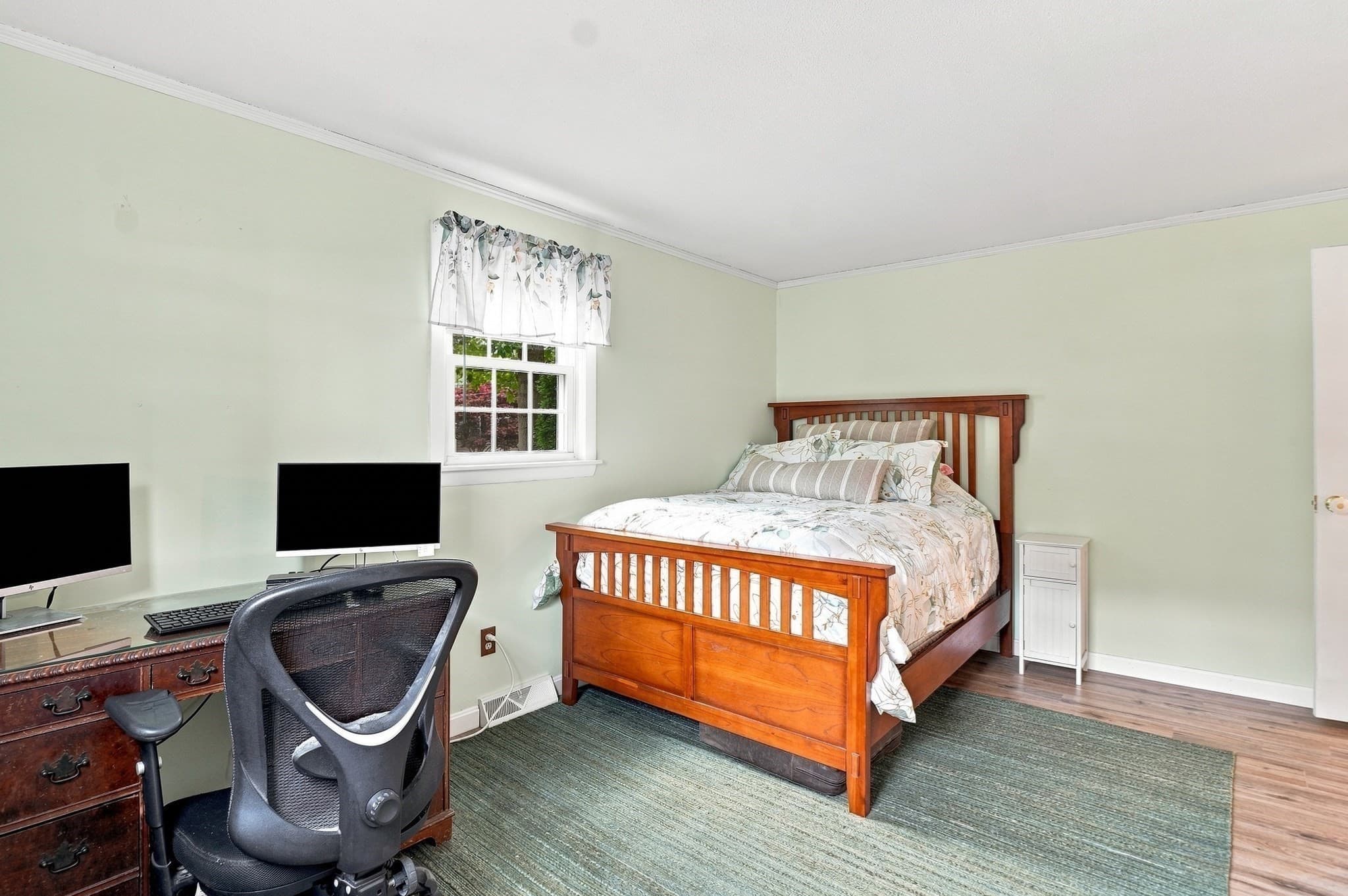 Single Family Residence at 17 Dartmouth Drive, Milford MA 01757, photo 22 of 33