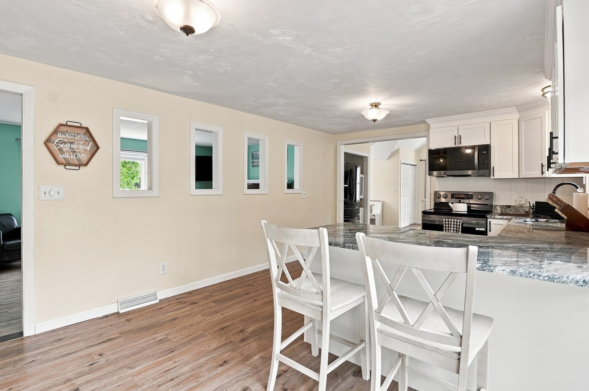 Single Family Residence at 17 Dartmouth Drive, Milford MA 01757, photo 9 of 33