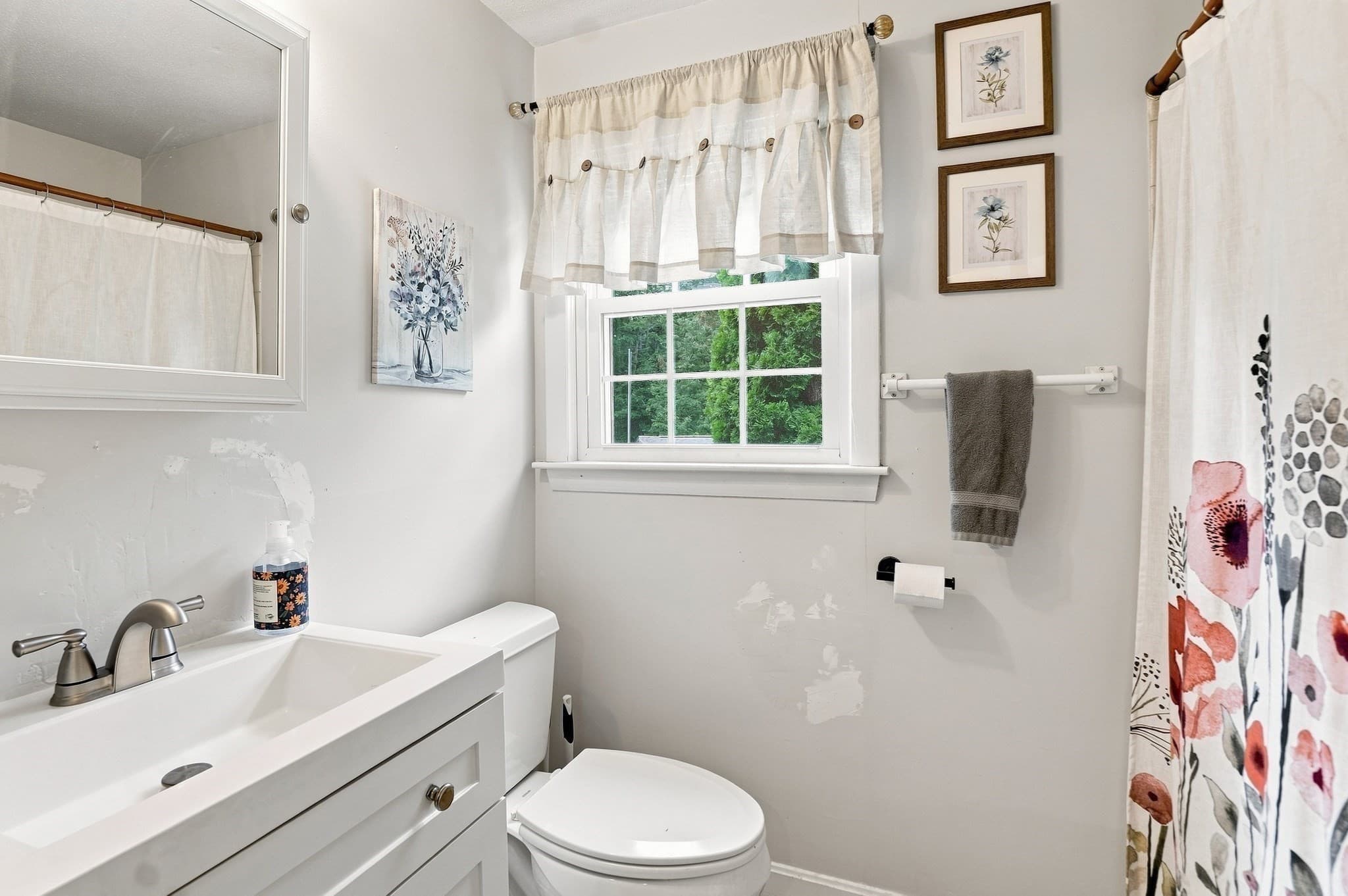 Single Family Residence at 17 Dartmouth Drive, Milford MA 01757, photo 14 of 33