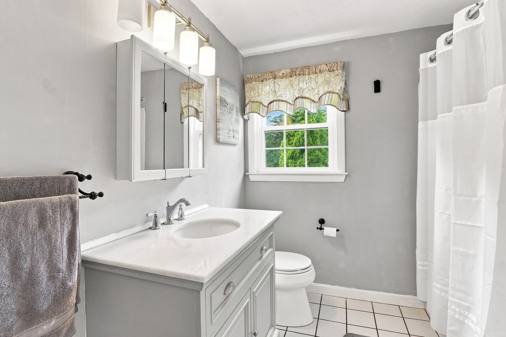 Single Family Residence at 17 Dartmouth Drive, Milford MA 01757, photo 18 of 33