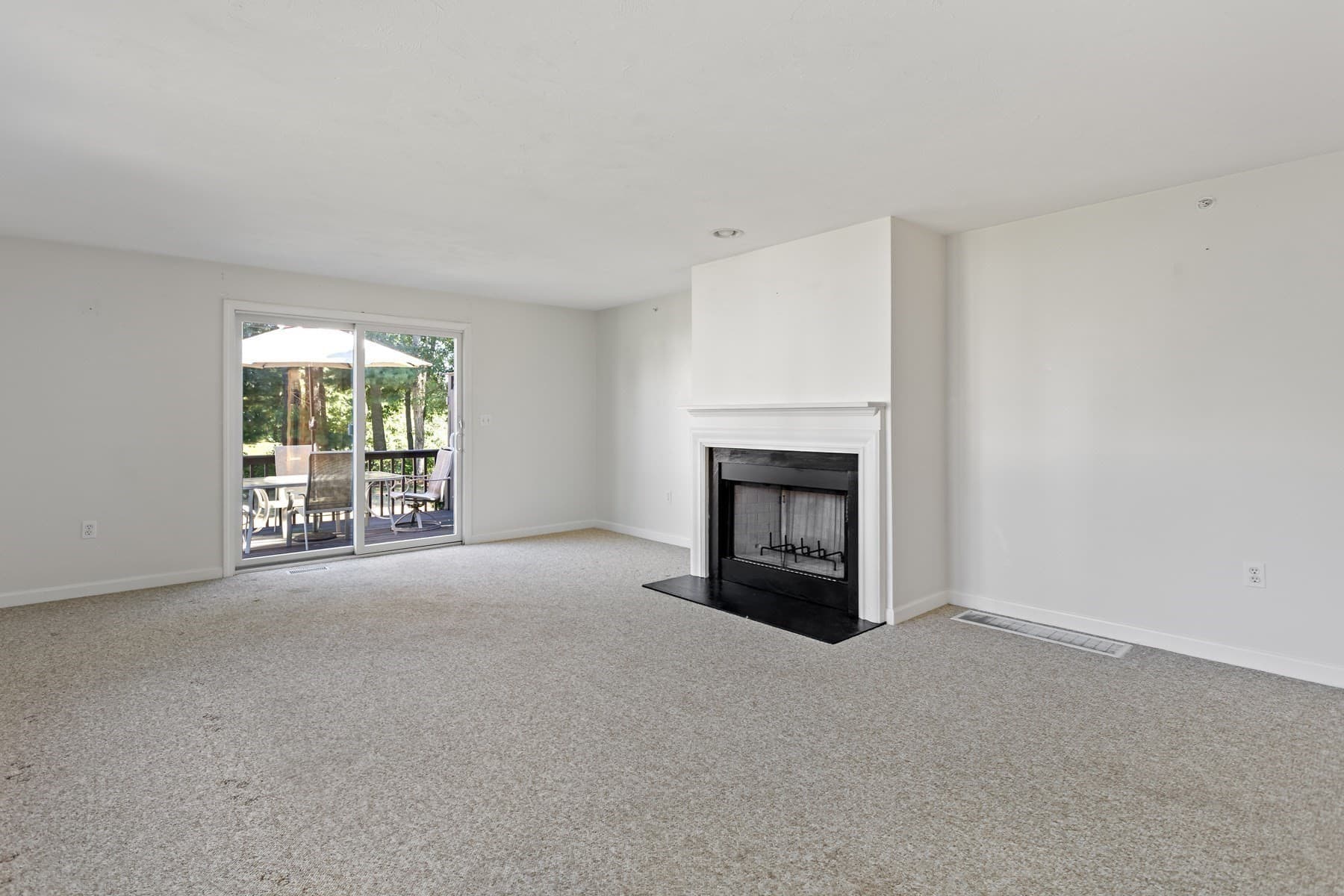 Condominium at 125 Leisure Green Dr # 167, Mashpee MA 02649, Mashpee, photo 6 of 27