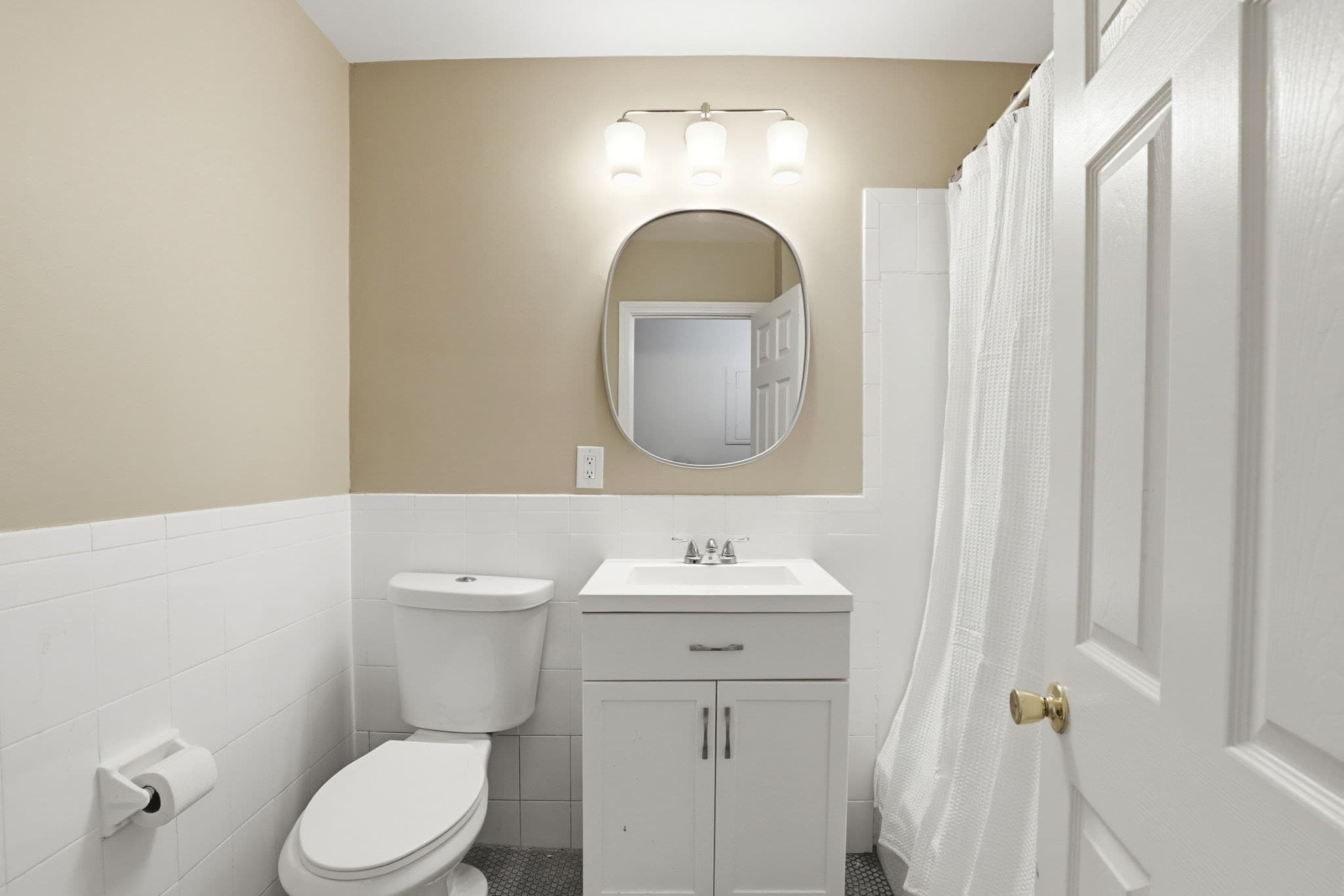 Condominium at 252 E Street # 1, Boston MA 02127, photo 7 of 12