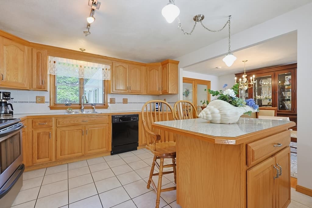 Single Family Residence at 80 Joanne Rd, Stoughton MA 02072, Stoughton, photo 10 of 42