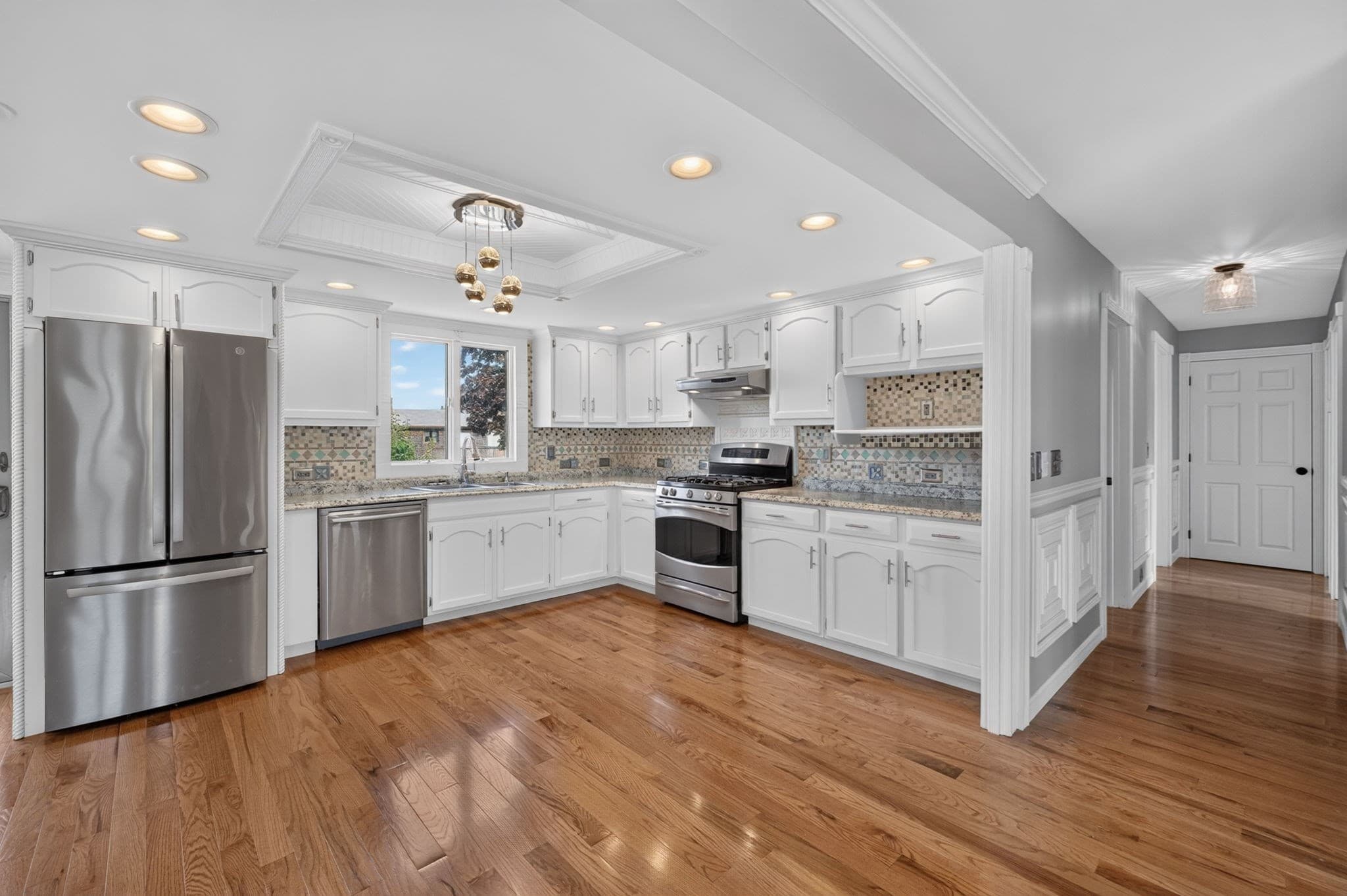 Single Family Residence at 202 Oman St, Fall River MA 02721, Fall River, photo 6 of 34
