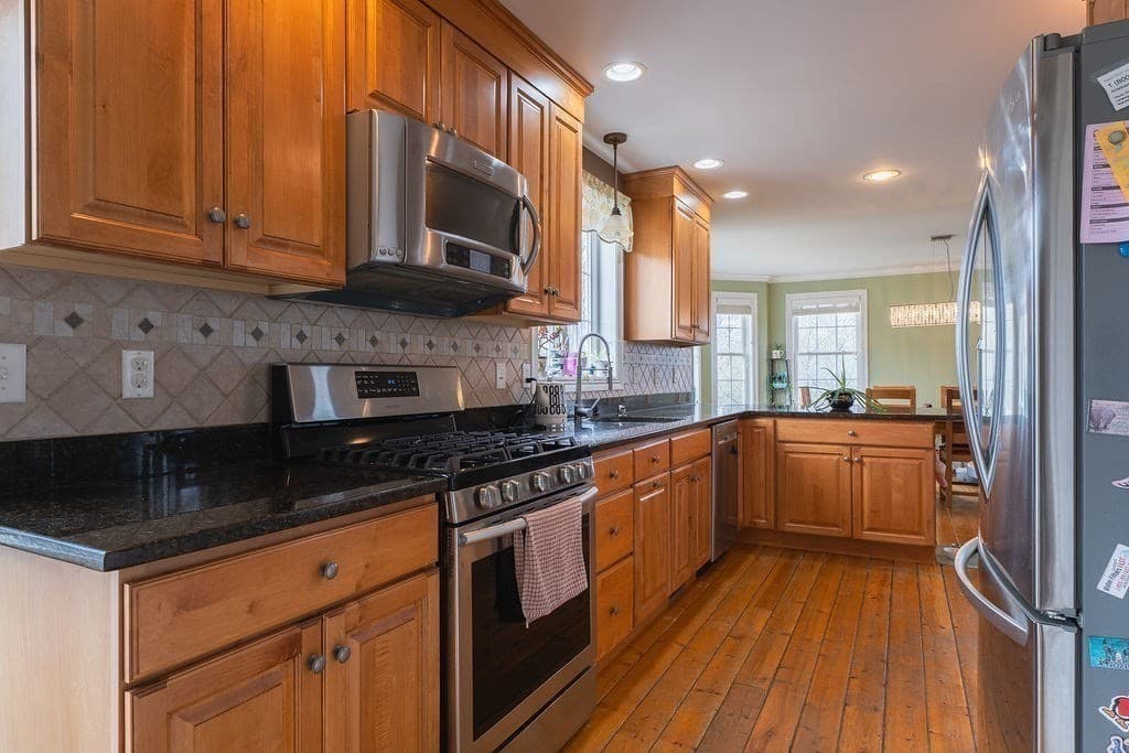 Single Family Residence at 9 White Rd, Mendon MA 01756, Mendon, photo 9 of 40