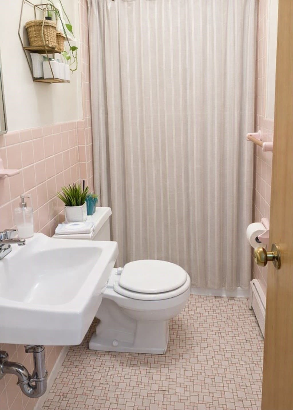 4 Family - 4 Units Up/Down at 16 Temple Street, Revere MA 02151, Revere, photo 16 of 41