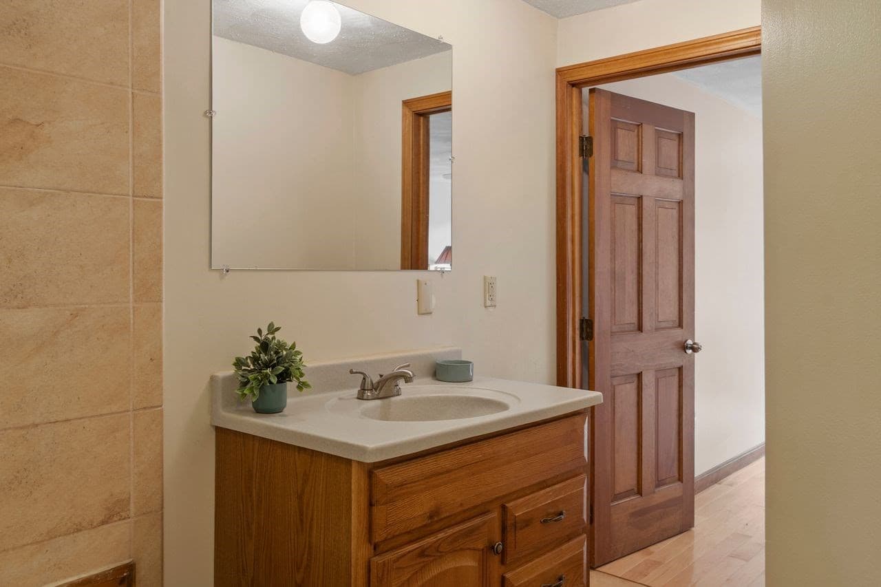 Single Family Residence at 4 Apple Tree Ln, Wilmington MA 01887, Wilmington, photo 16 of 33