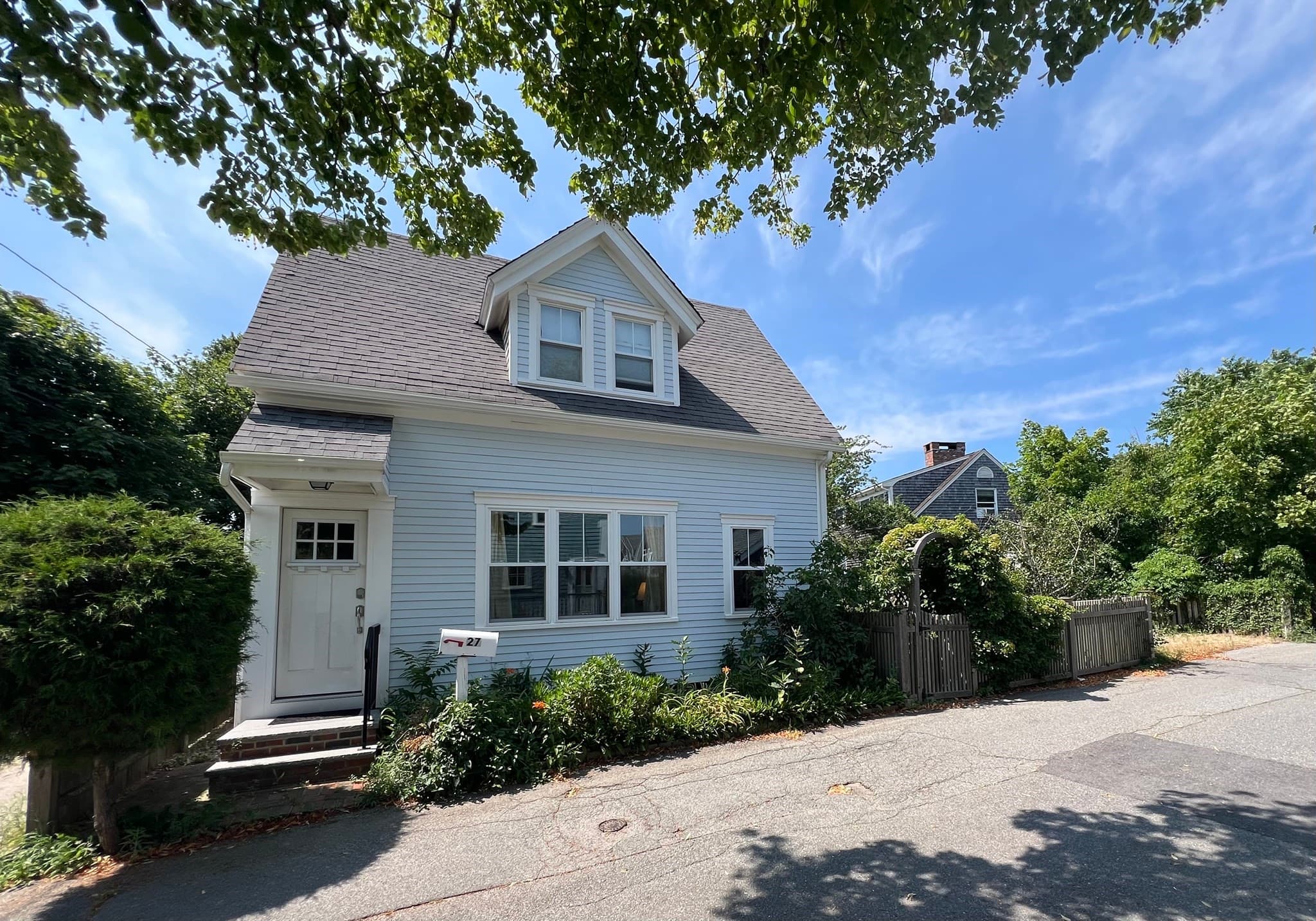 27 Montello St, Provincetown MA 02657