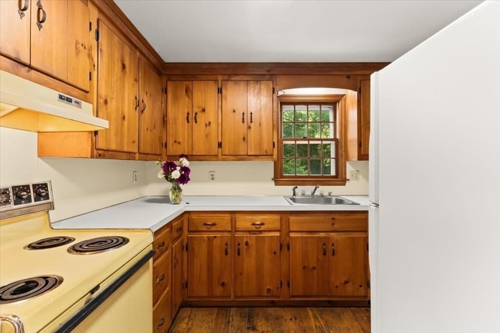 Single Family Residence at 9 East Harbor Drive, Falmouth MA 02536, Falmouth, photo 13 of 40