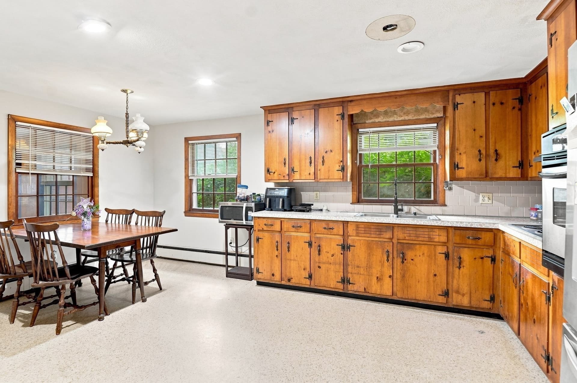 Single Family Residence at 3 Aldrich Avenue, Millbury MA 01527, photo 5 of 30