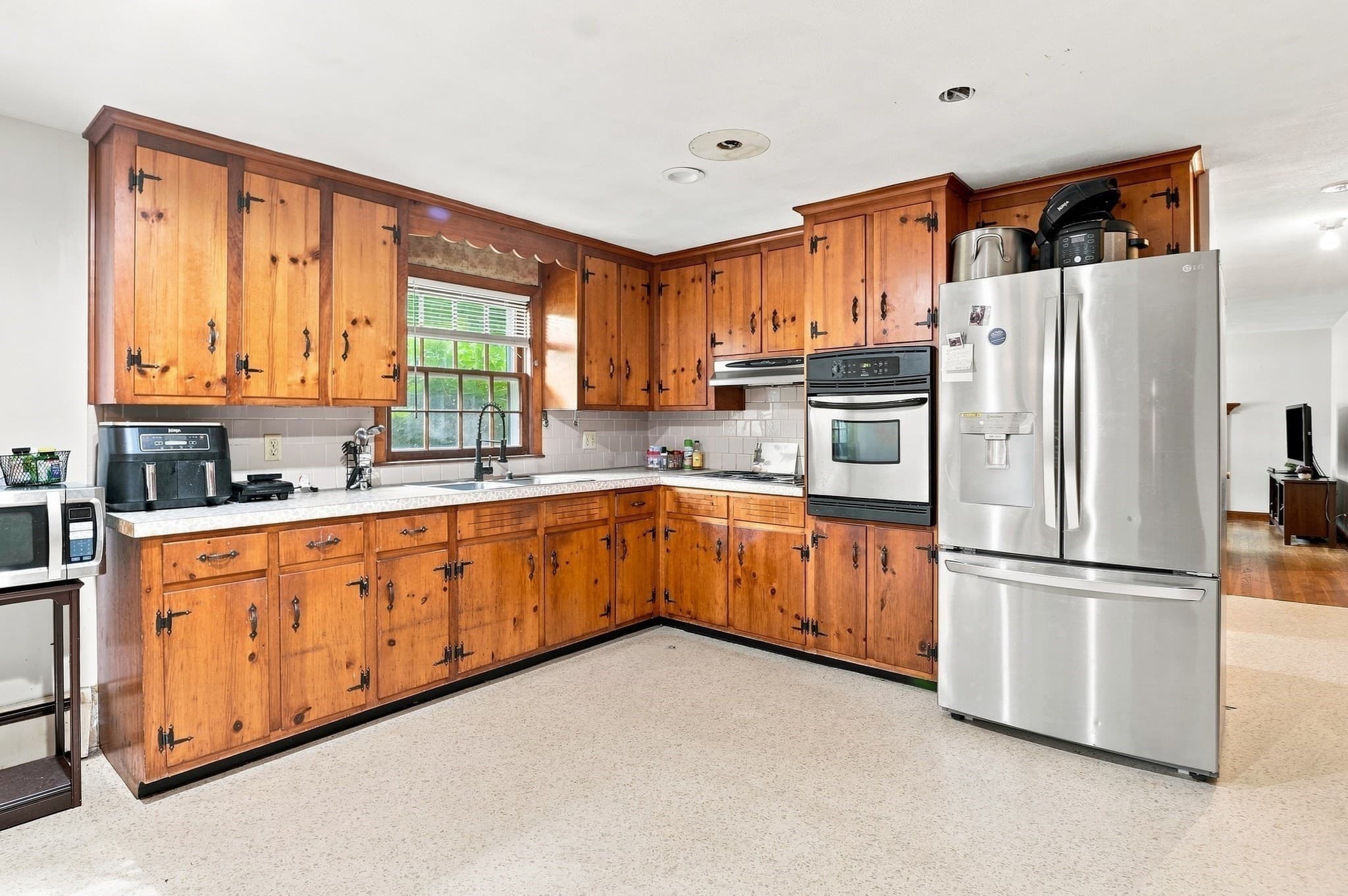 Single Family Residence at 3 Aldrich Avenue, Millbury MA 01527, Millbury, photo 4 of 30