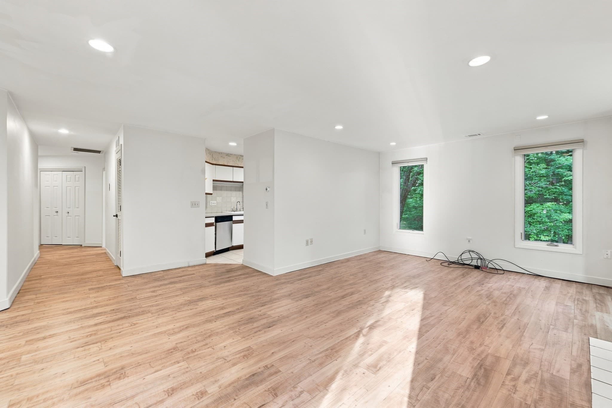 Condominium at 770 Salisbury # 322, Worcester MA 01609, Worcester, photo 13 of 35