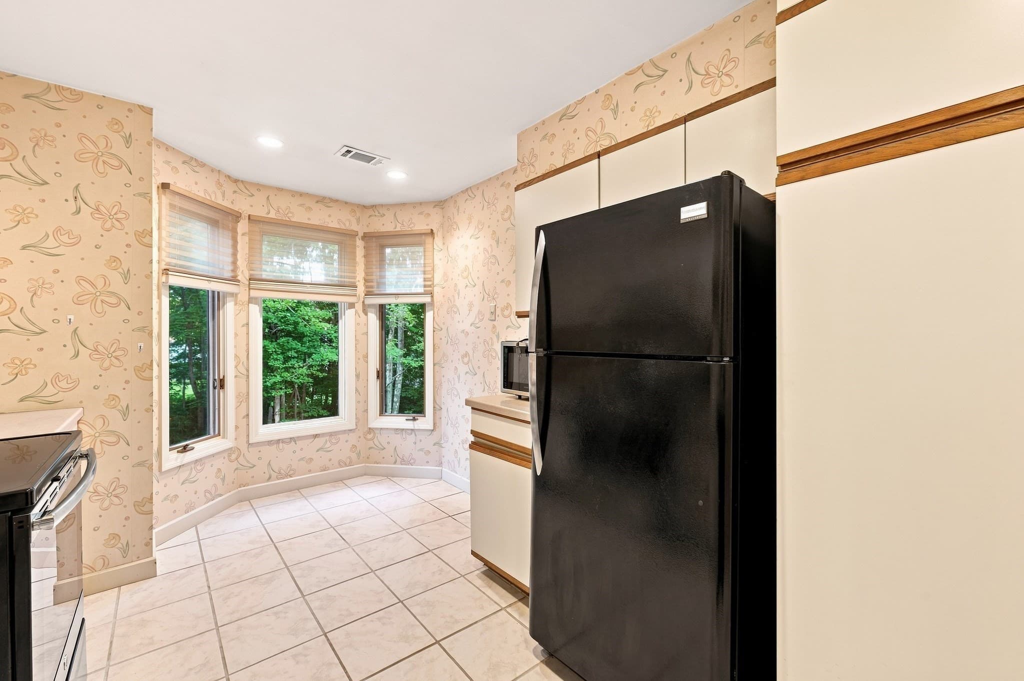 Condominium at 770 Salisbury # 322, Worcester MA 01609, Worcester, photo 17 of 35
