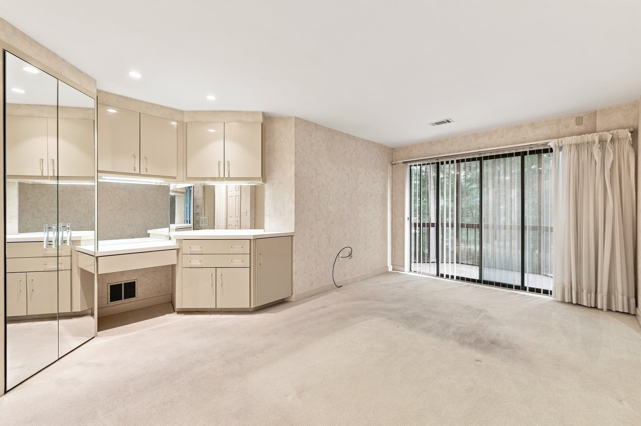 Condominium at 770 Salisbury # 322, Worcester MA 01609, Worcester, photo 26 of 35
