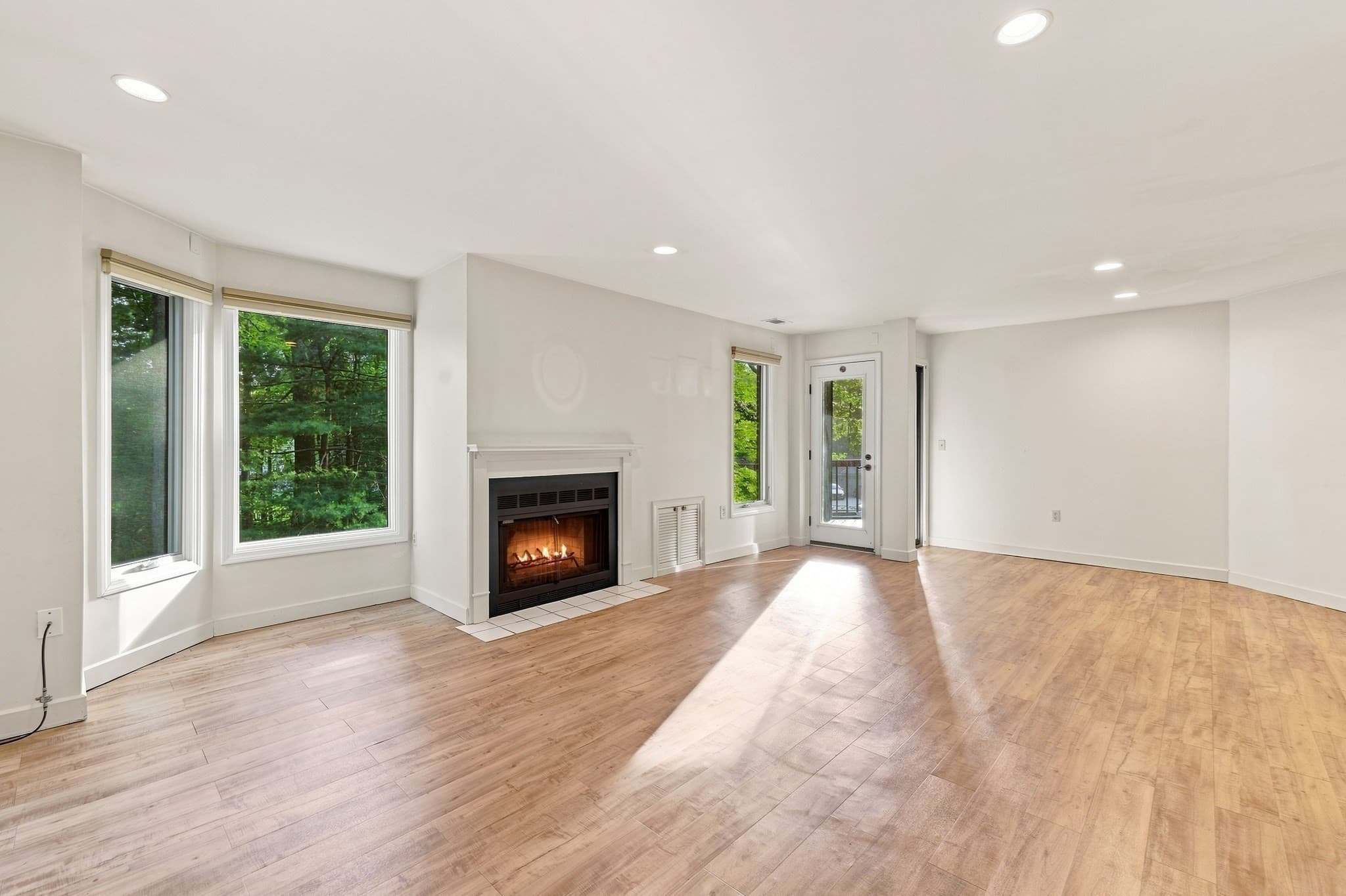 Condominium at 770 Salisbury # 322, Worcester MA 01609, Worcester, photo 9 of 35