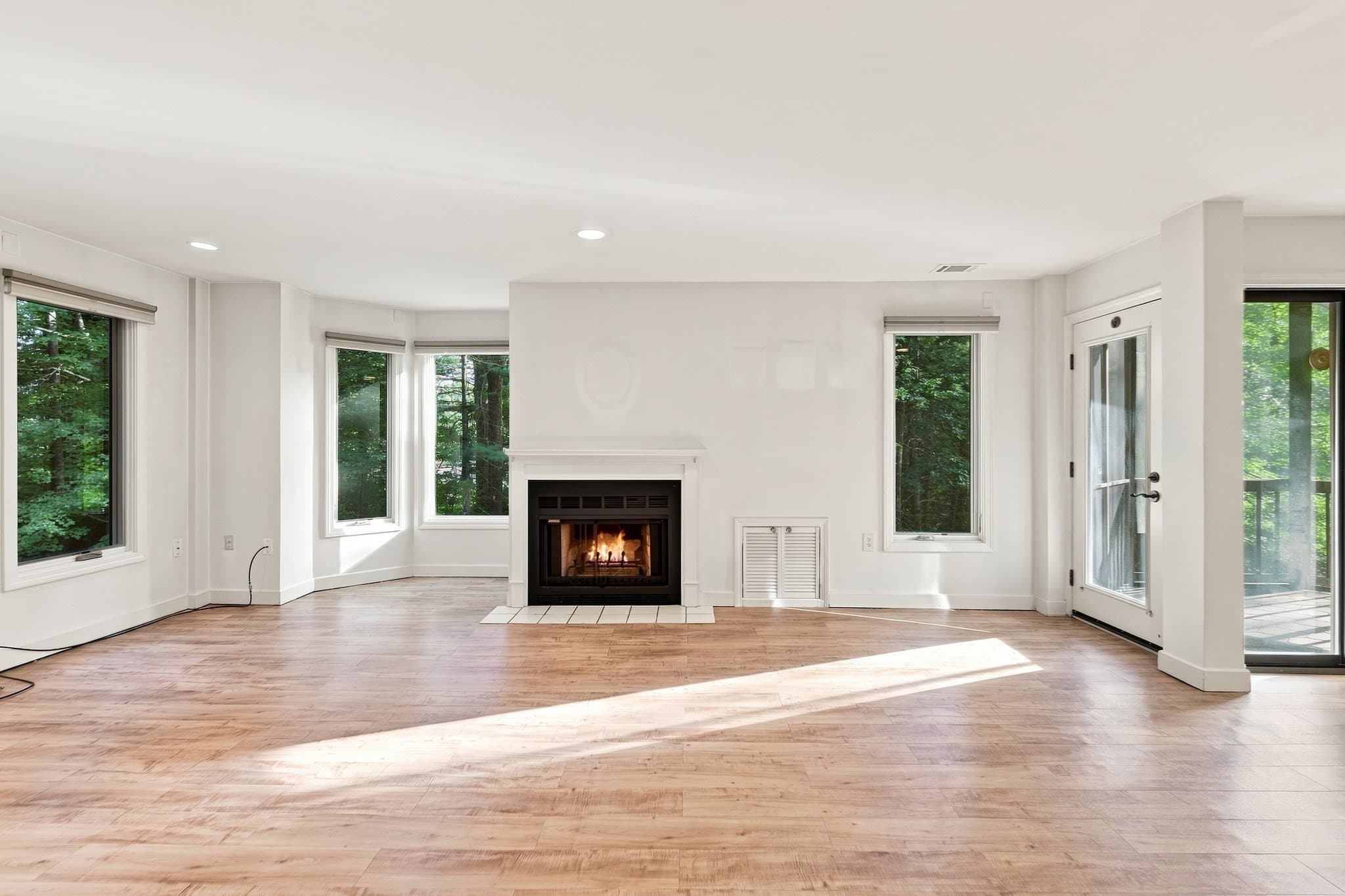 Condominium at 770 Salisbury # 322, Worcester MA 01609, Worcester, photo 10 of 35