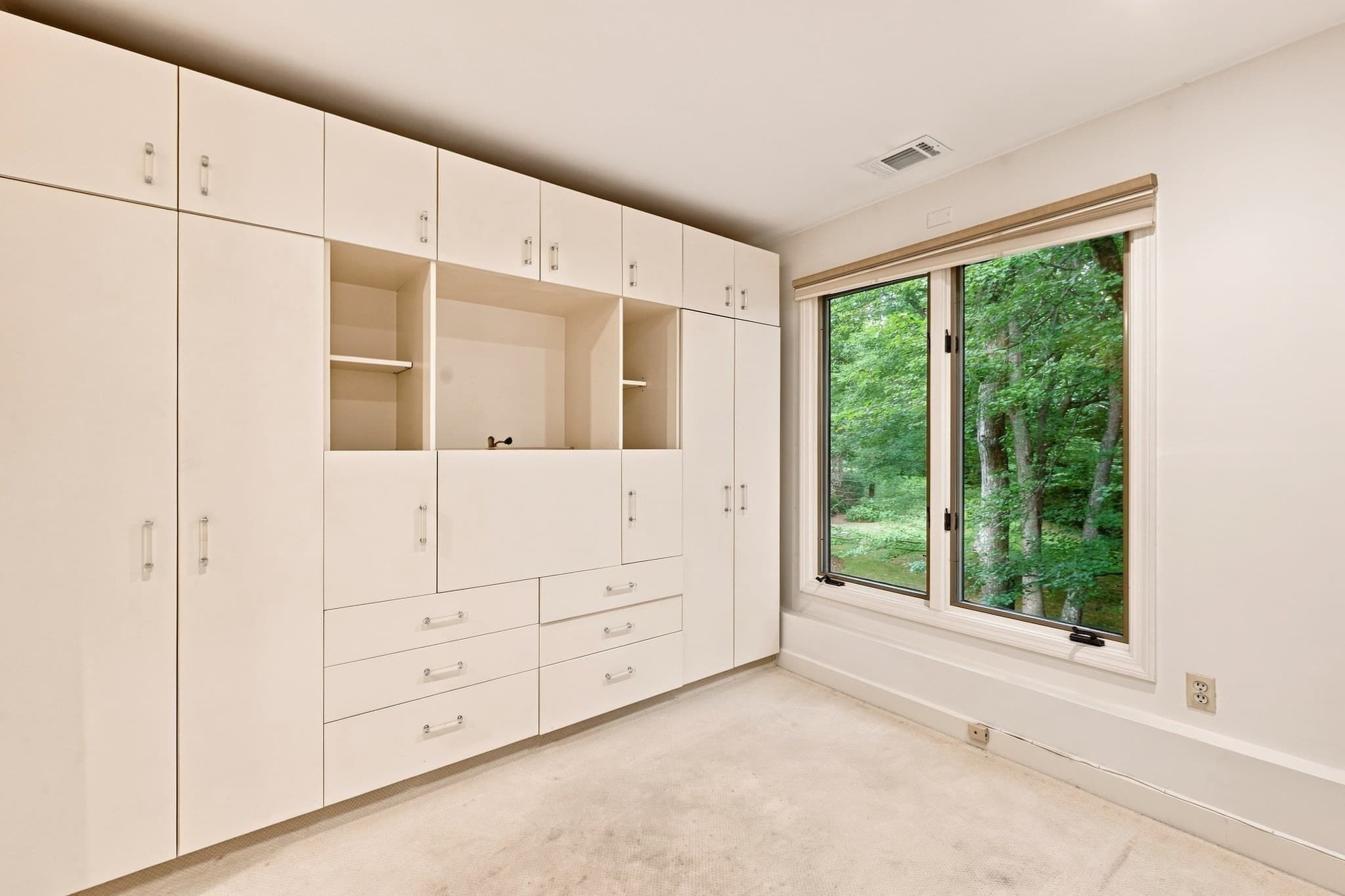 Condominium at 770 Salisbury # 322, Worcester MA 01609, Worcester, photo 33 of 35