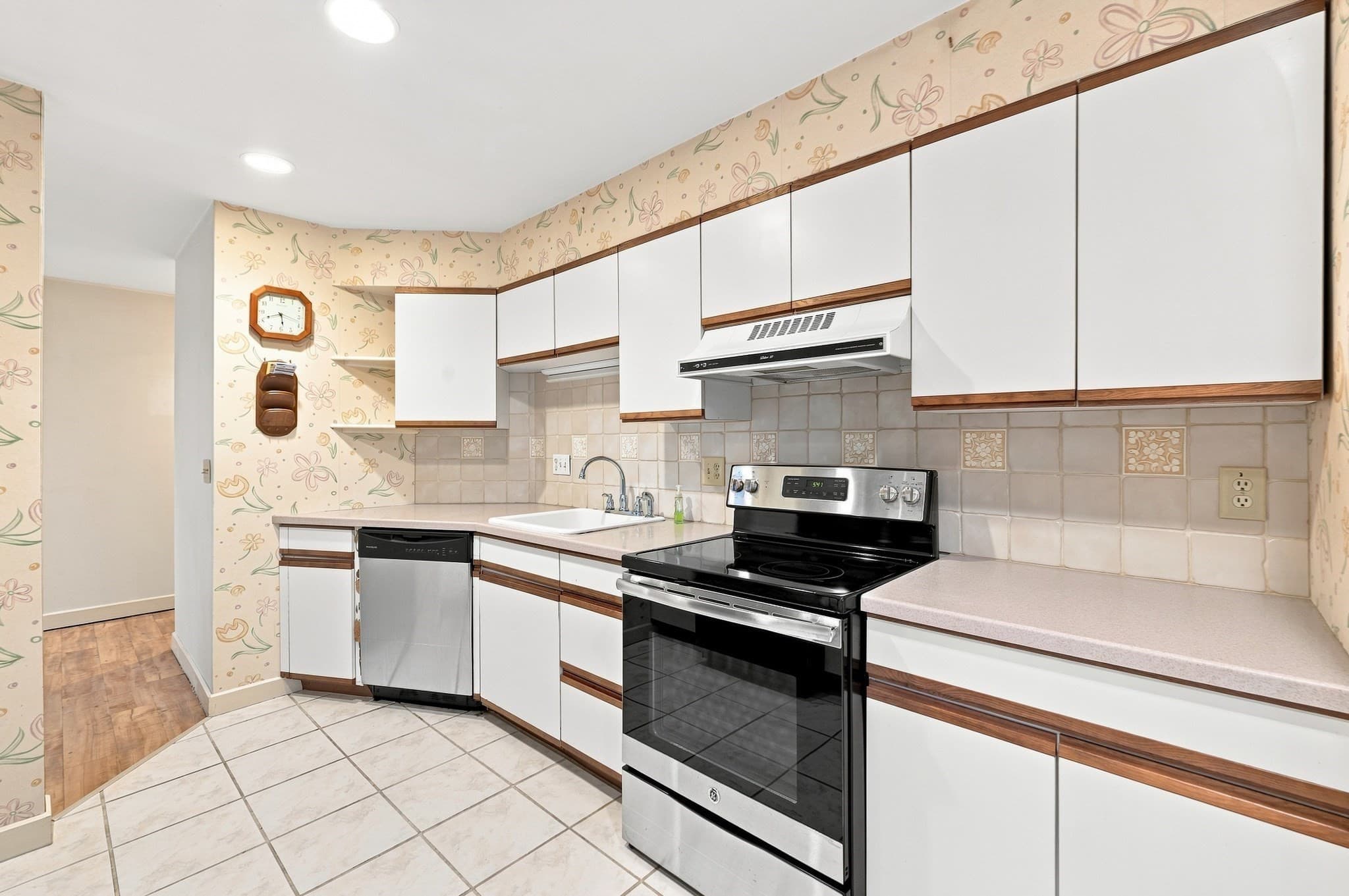 Condominium at 770 Salisbury # 322, Worcester MA 01609, Worcester, photo 15 of 35