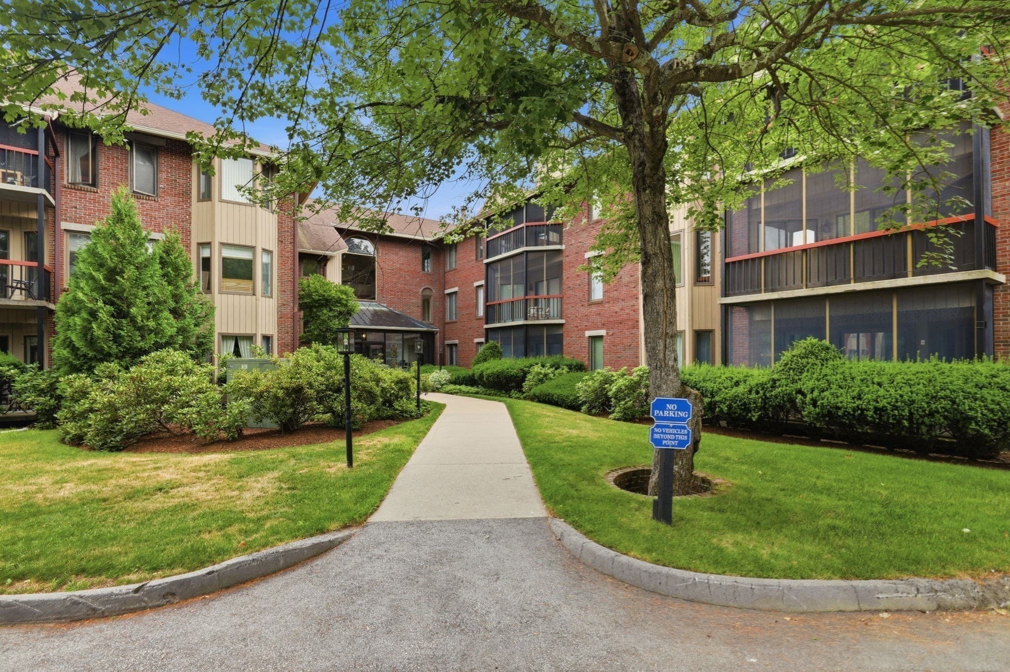 Condominium at 770 Salisbury # 322, Worcester MA 01609, Worcester, photo 4 of 35