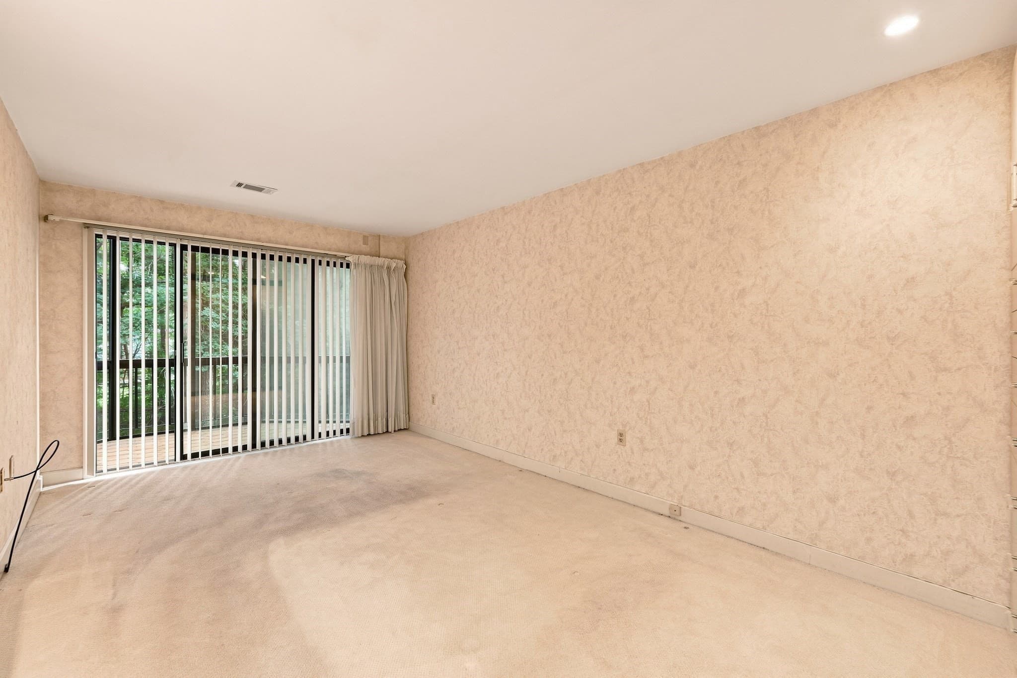 Condominium at 770 Salisbury # 322, Worcester MA 01609, Worcester, photo 25 of 35