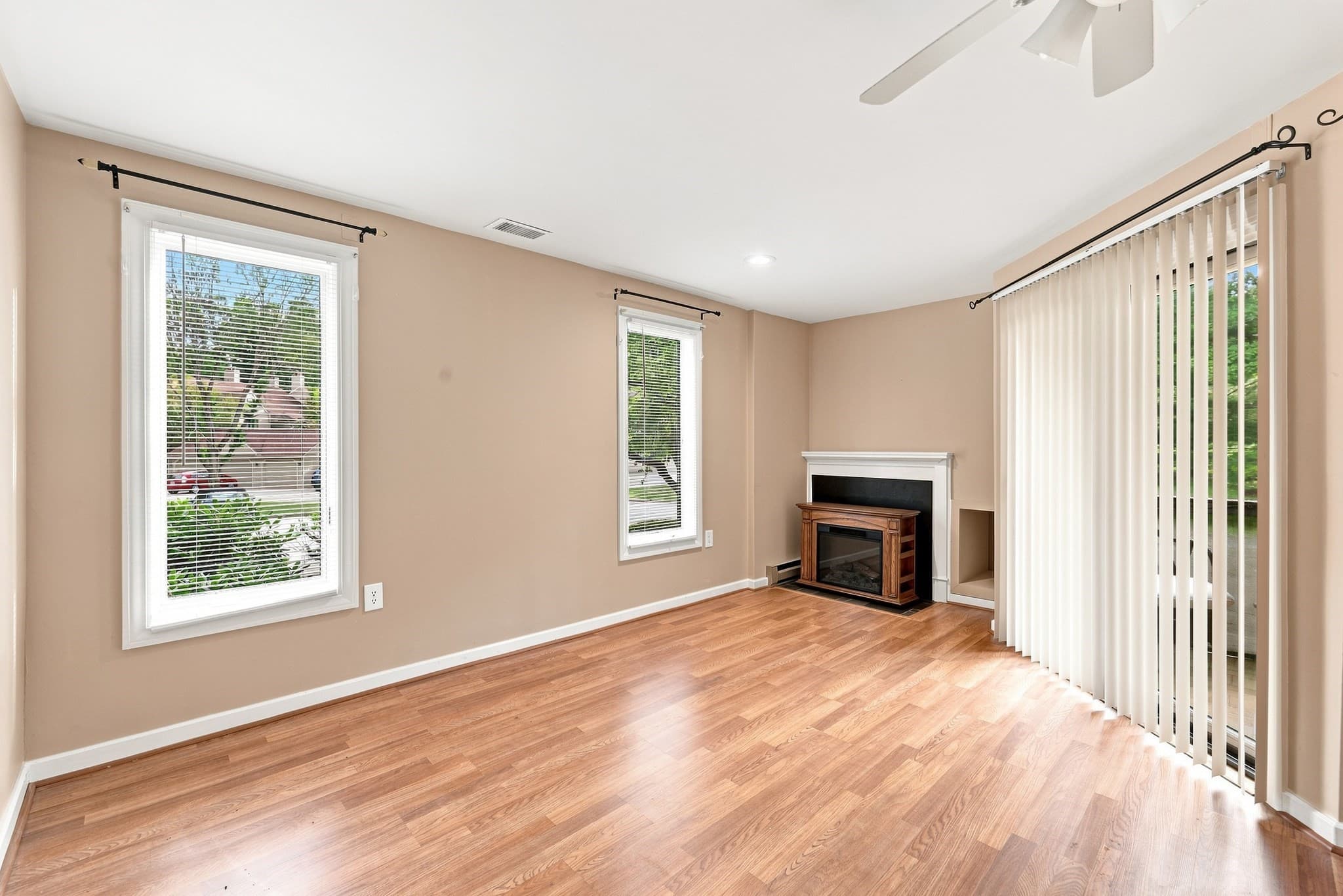 Condominium at 770 Salisbury St. # 311, Worcester MA 01609, Worcester, photo 13 of 42