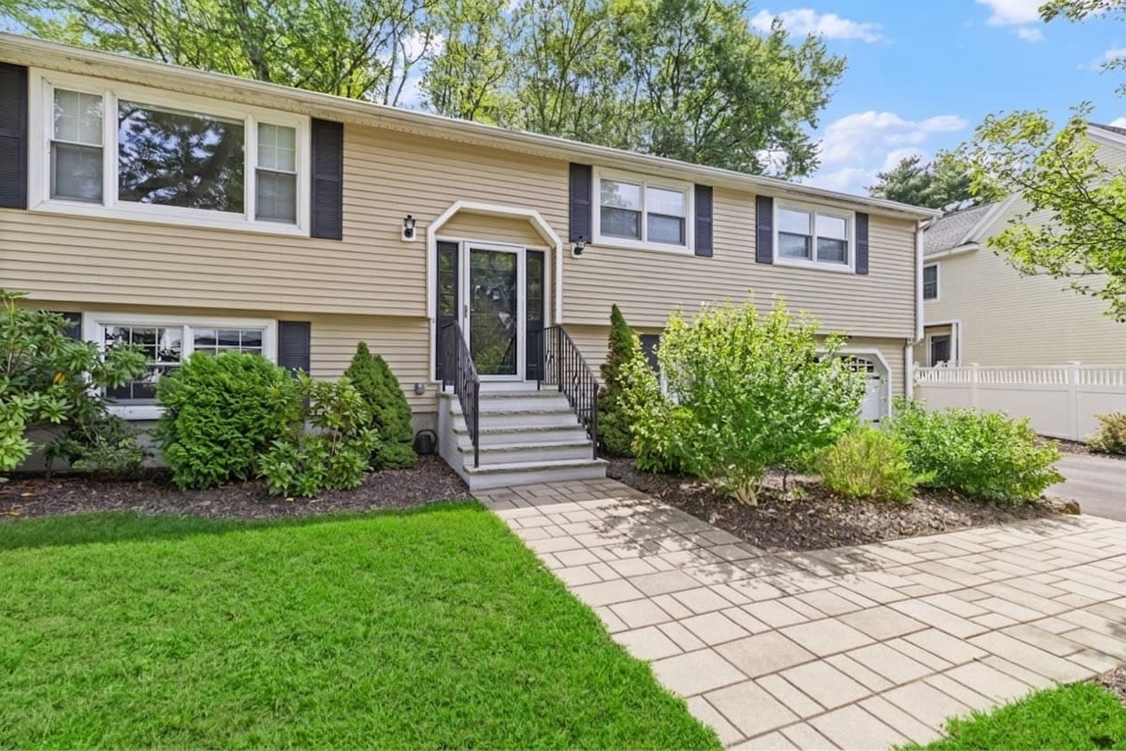 3 Young St, Lexington MA 02420