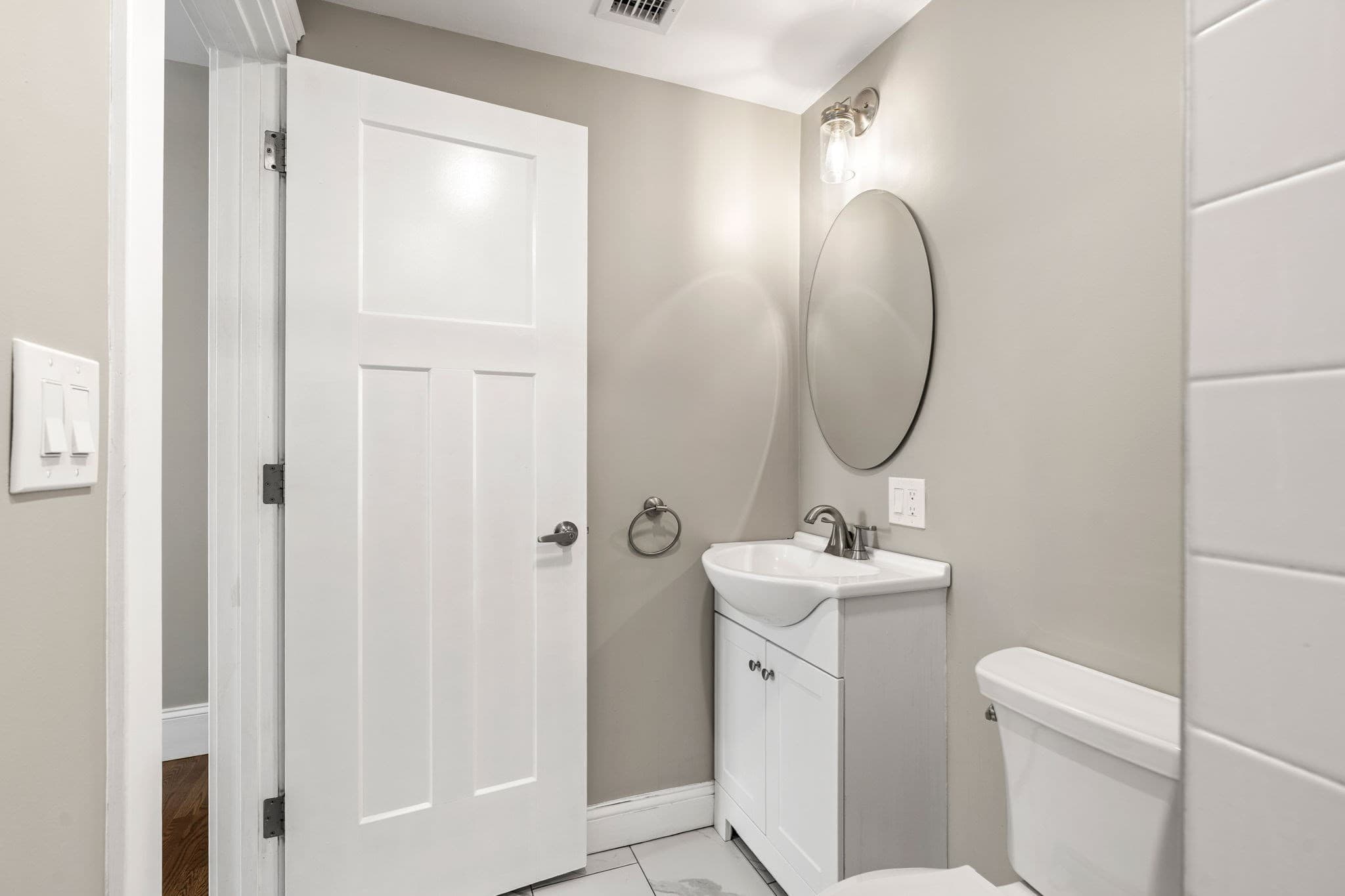 Condominium at 251 Rantoul St # 1, Beverly MA 01915, Beverly, photo 13 of 40