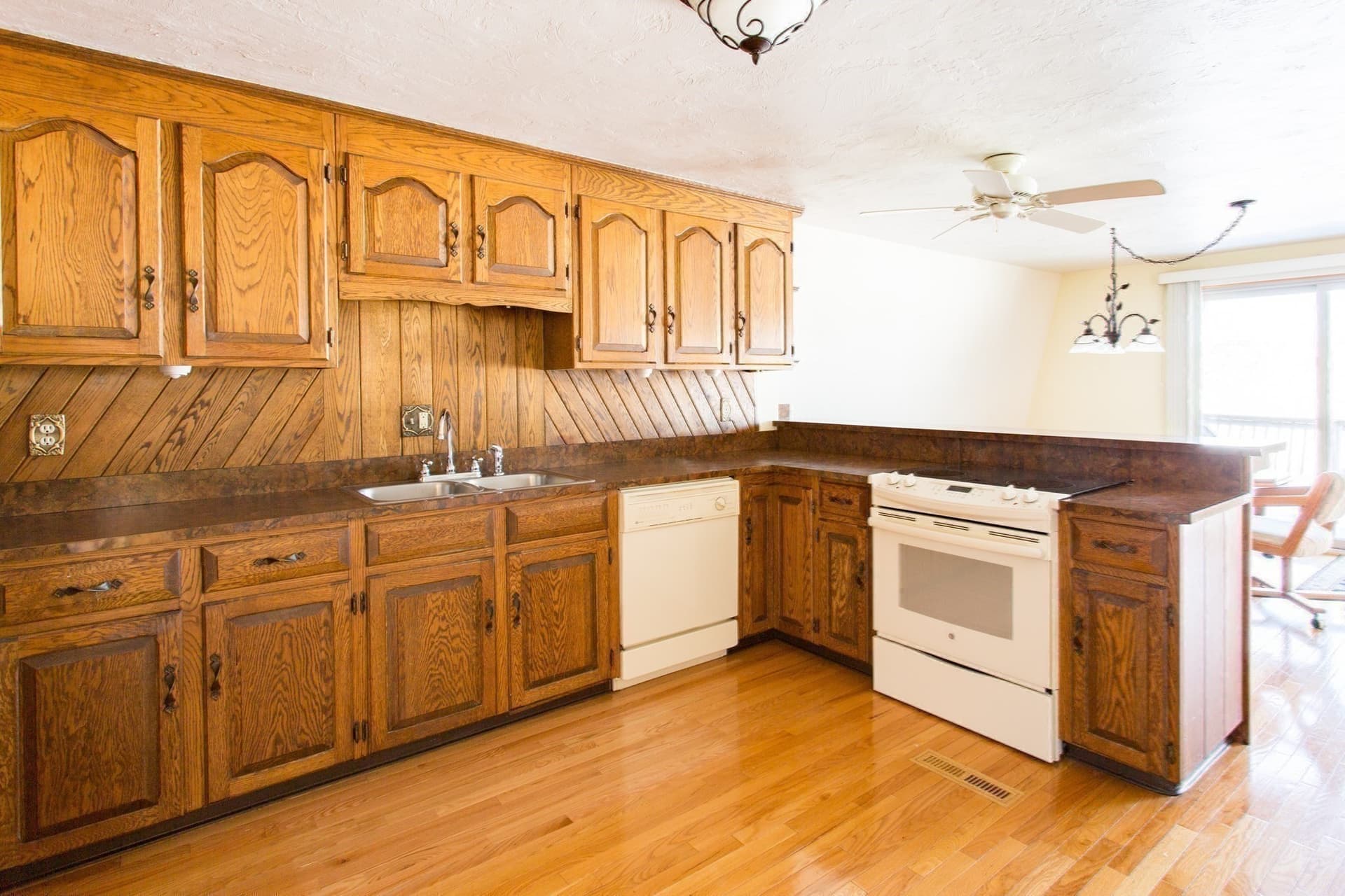 Single Family Residence at 21-22 Beach Drive, West Brookfield MA 01585, photo 4 of 37