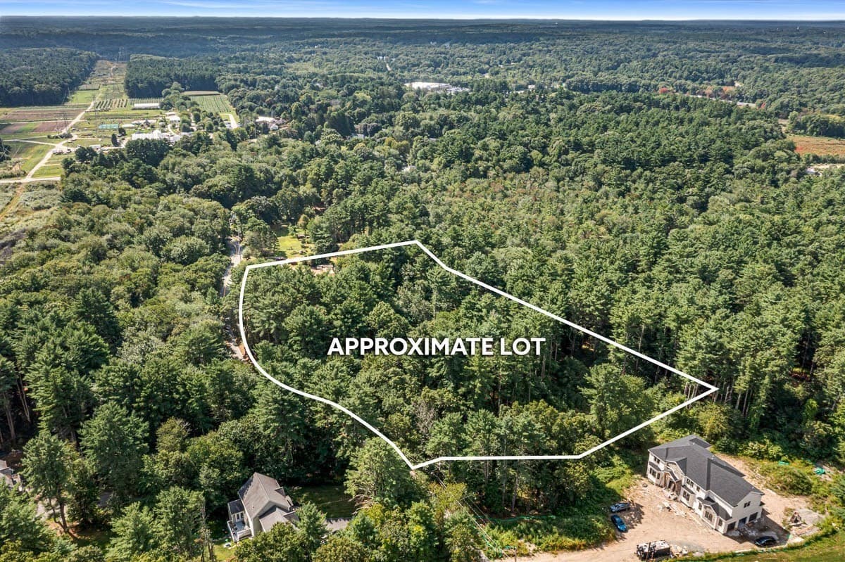 54 S Walpole St, Sharon MA 02067