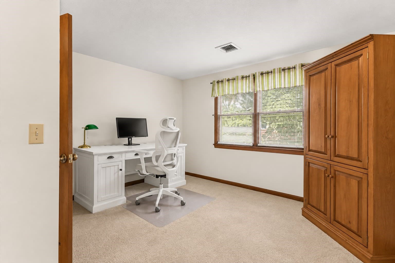 Condominium at 162 Oak St # 9, Taunton MA 02780, Taunton, photo 18 of 23