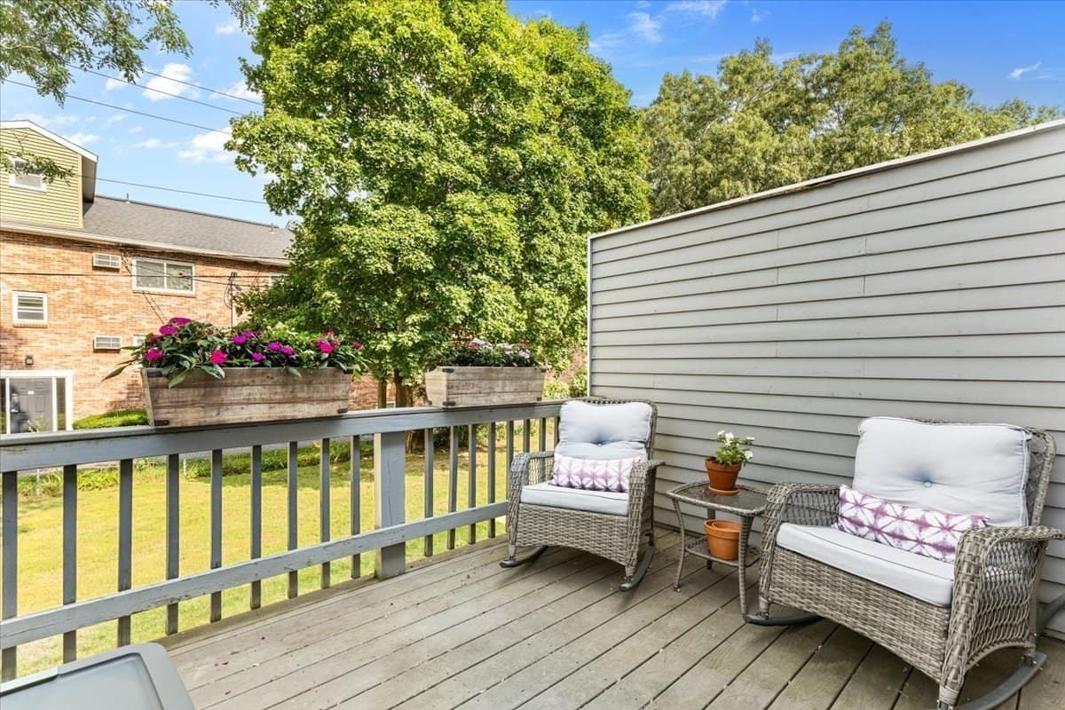 Condominium at 162 Oak St # 9, Taunton MA 02780, Taunton, photo 4 of 23