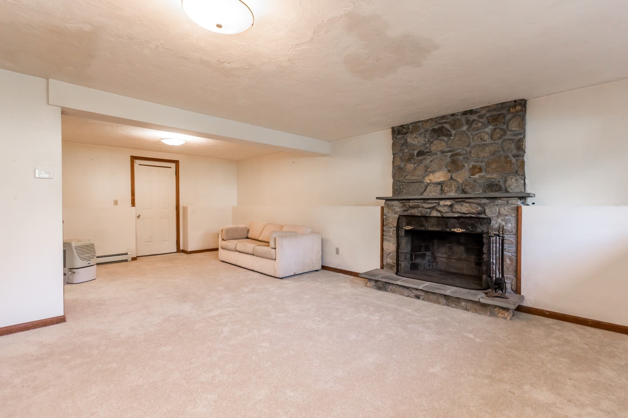 Single Family Residence at 8 Laura Ln, Bourne MA 02532, Bourne, photo 18 of 41